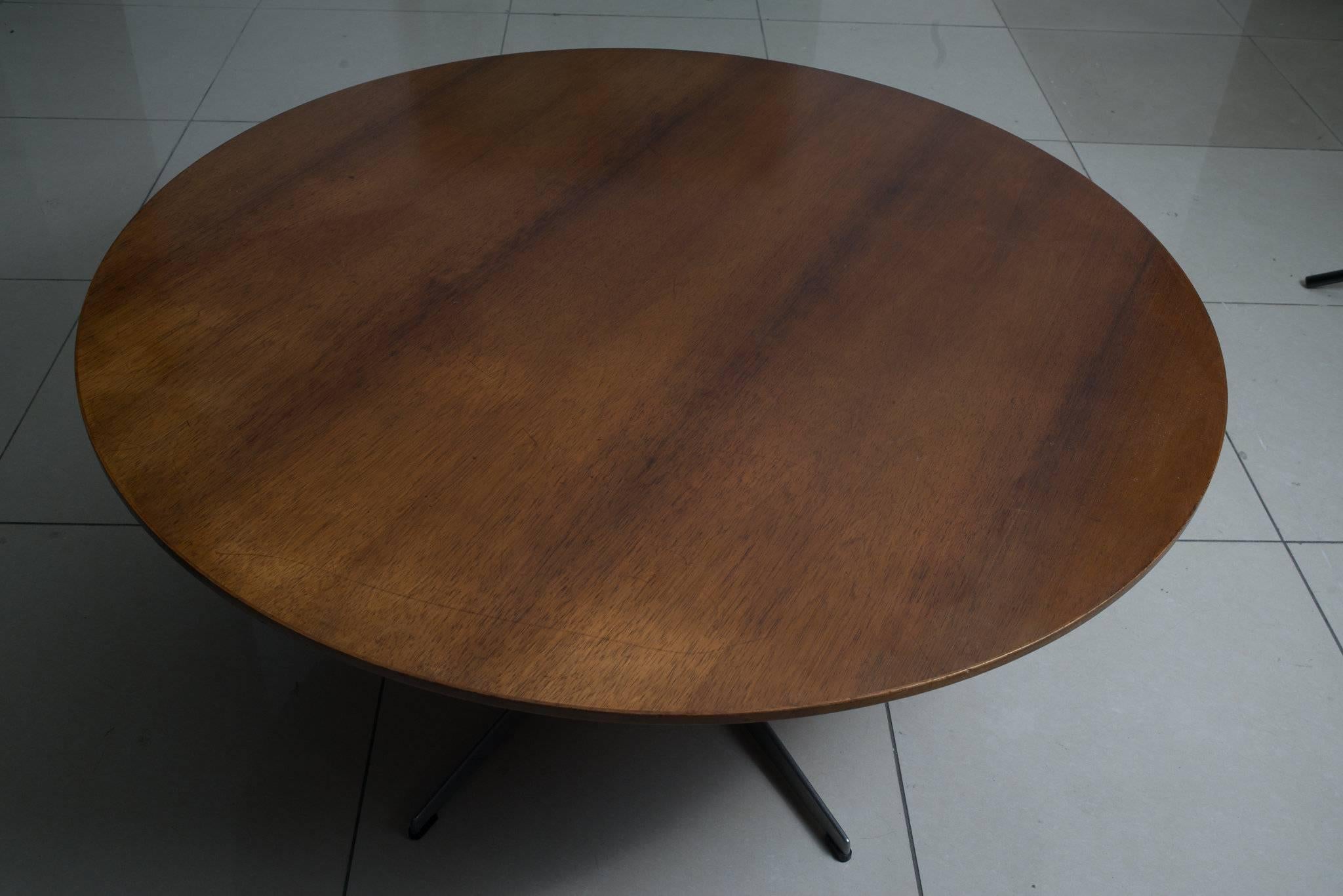 Scandinavian Modern Arne Jacobsen Round Table for Fritz Hansen