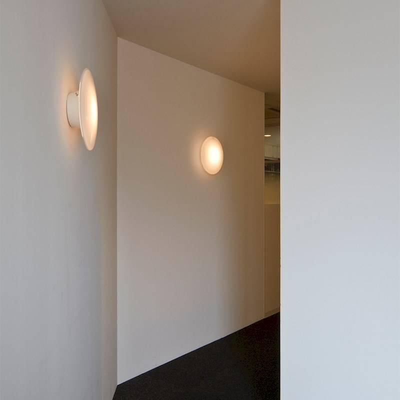 Poudré Grande applique ou plafonnier « Eklipta » d'Arne Jacobsen pour Louis Poulsen en vente
