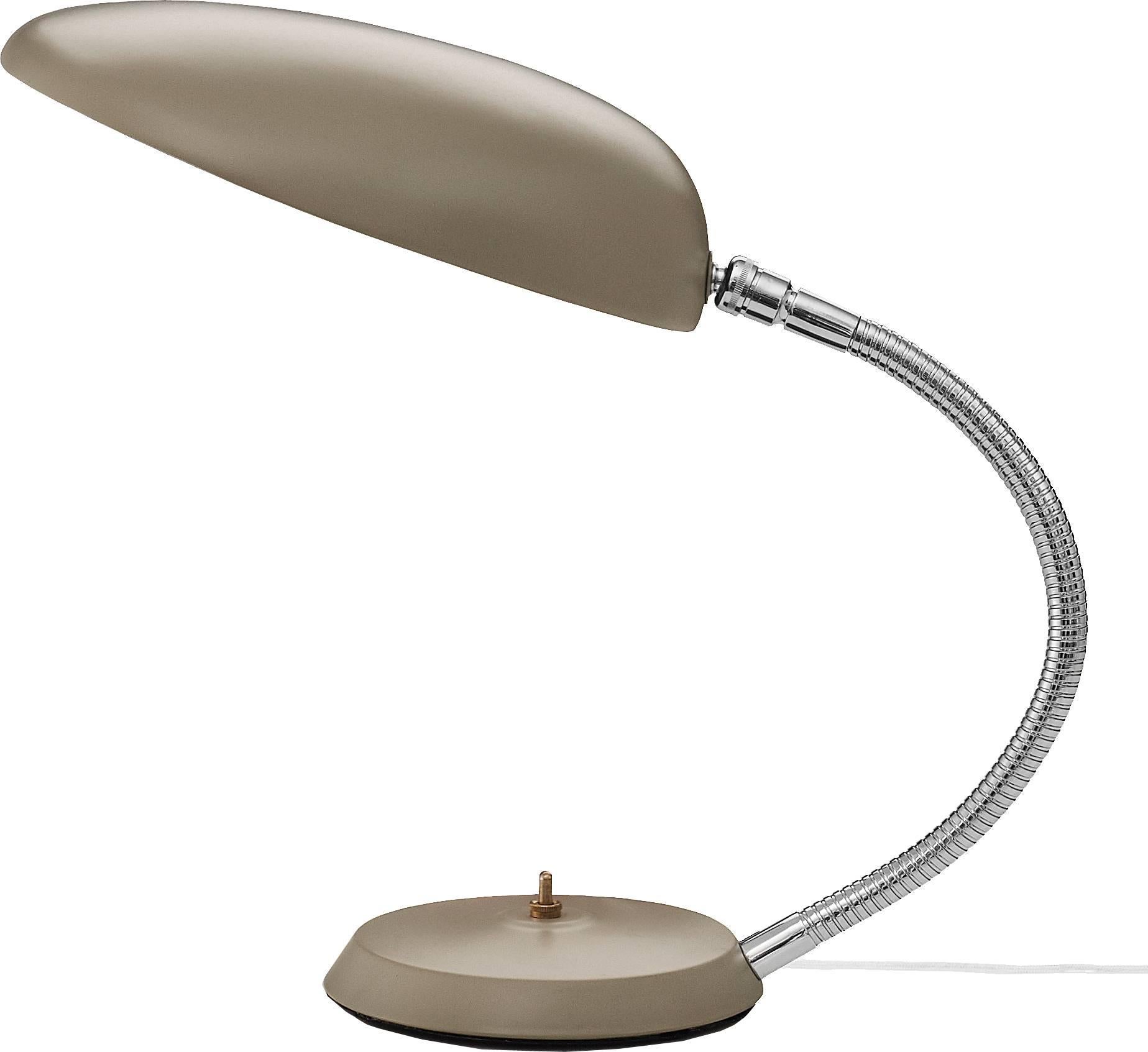 Greta Magnusson Grossman 'Cobra' Table Lamp in White In New Condition In Glendale, CA