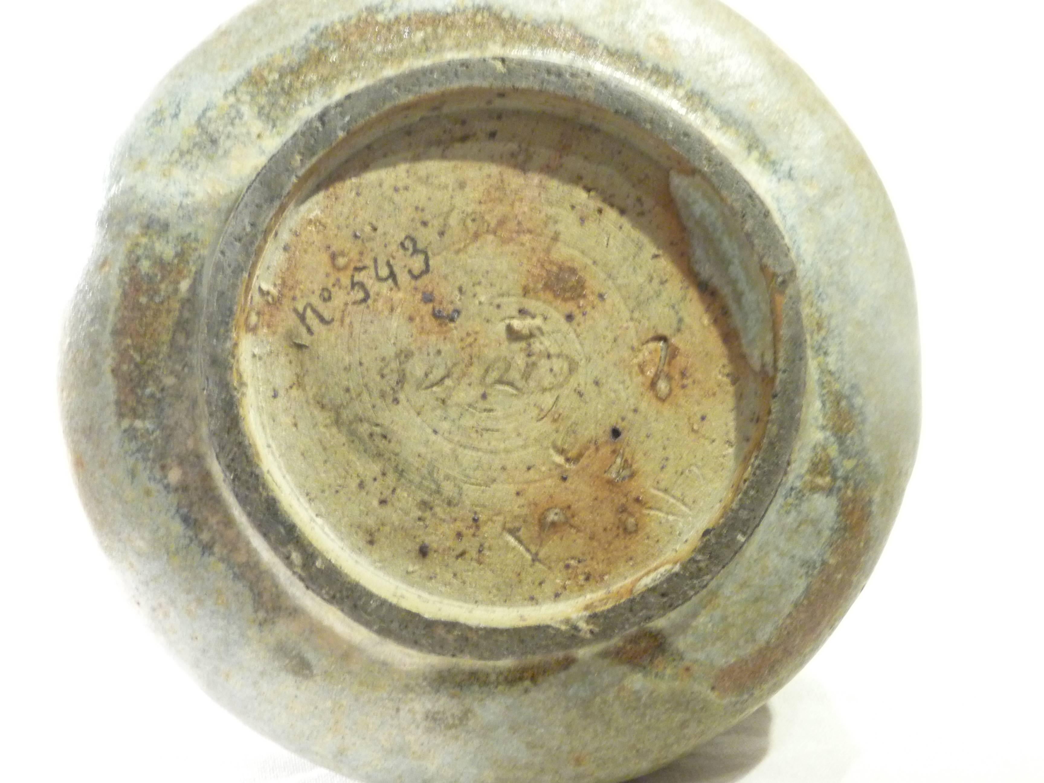 Français Vase Art Nouveau signé Alexandre Bigot, daté en vente
