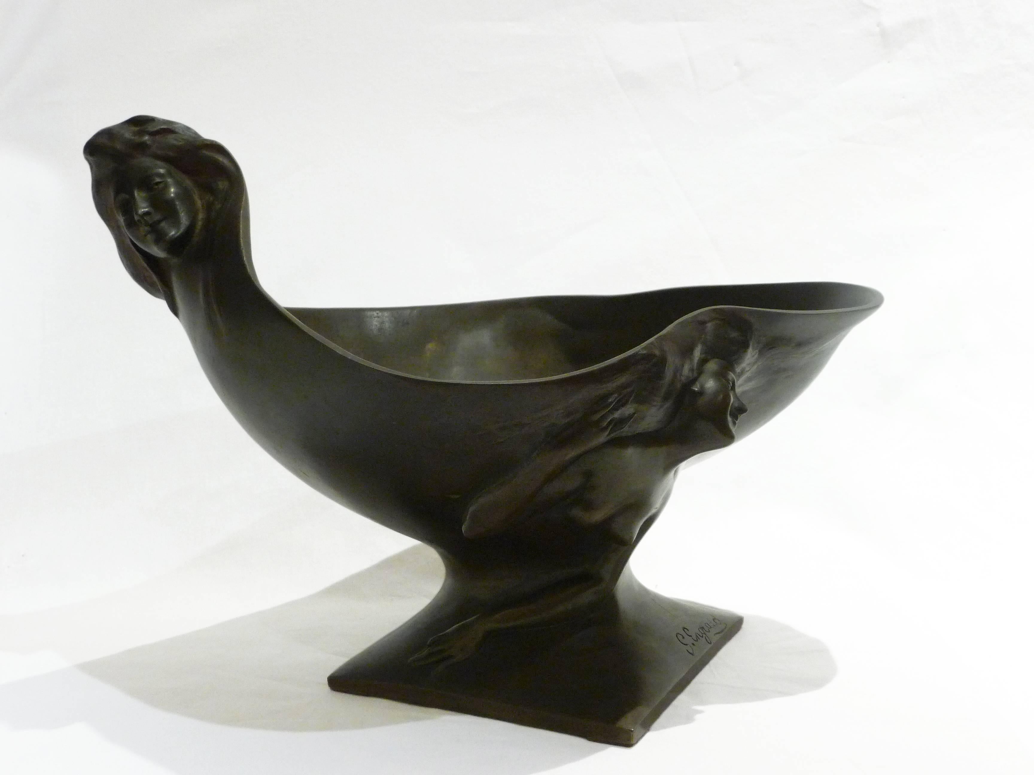 French Georges Engrand, an Art Nouveau Patinated Bronze Bowl, Signed For Sale