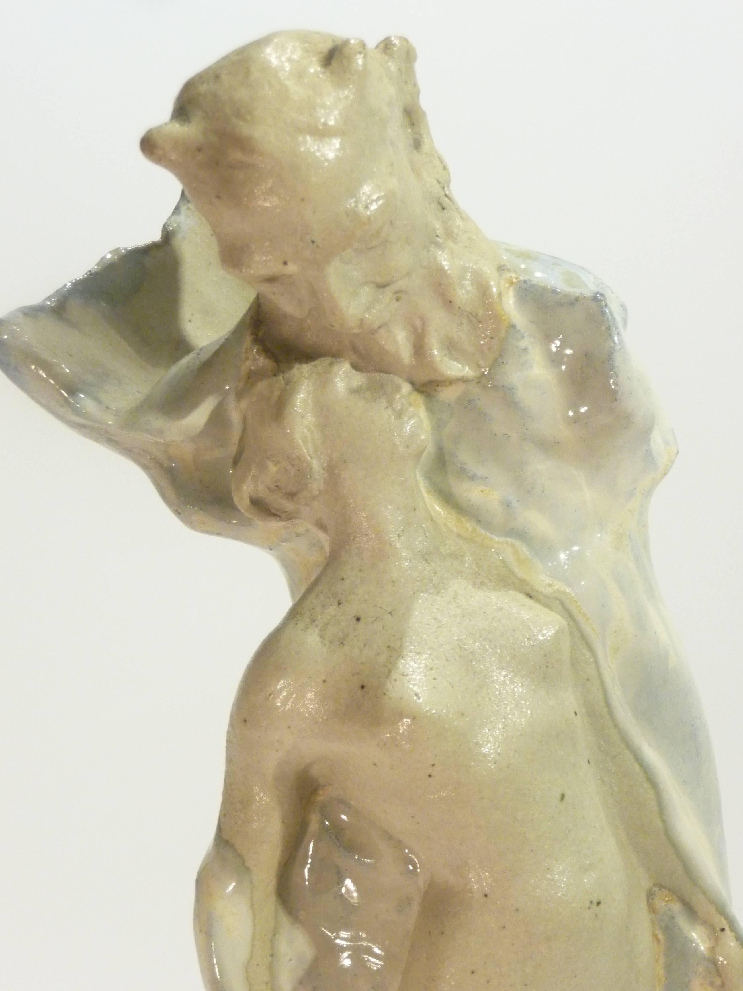 Alfred Finot
Faune et Nymphe
Vase en grès émaillé Art Nouveau
Estampillé : Gentil/Bourdet/Architectes/Céramistes
D'autres modèles avec une glaçure différente :
Francine Bertrand 