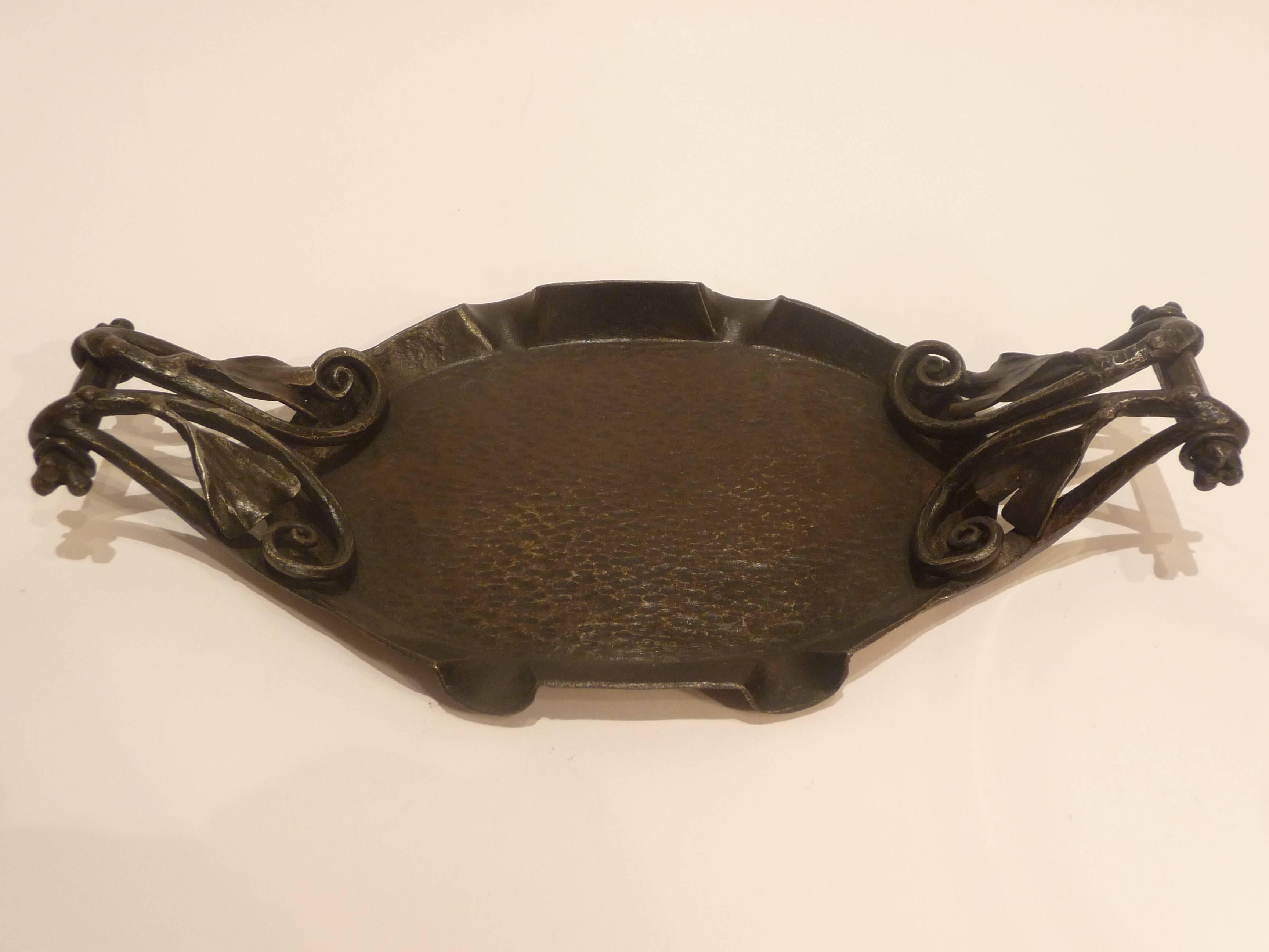 Nics Frères, an Art Nouveau Wrought and Hammered Iron Ashtray For Sale 1