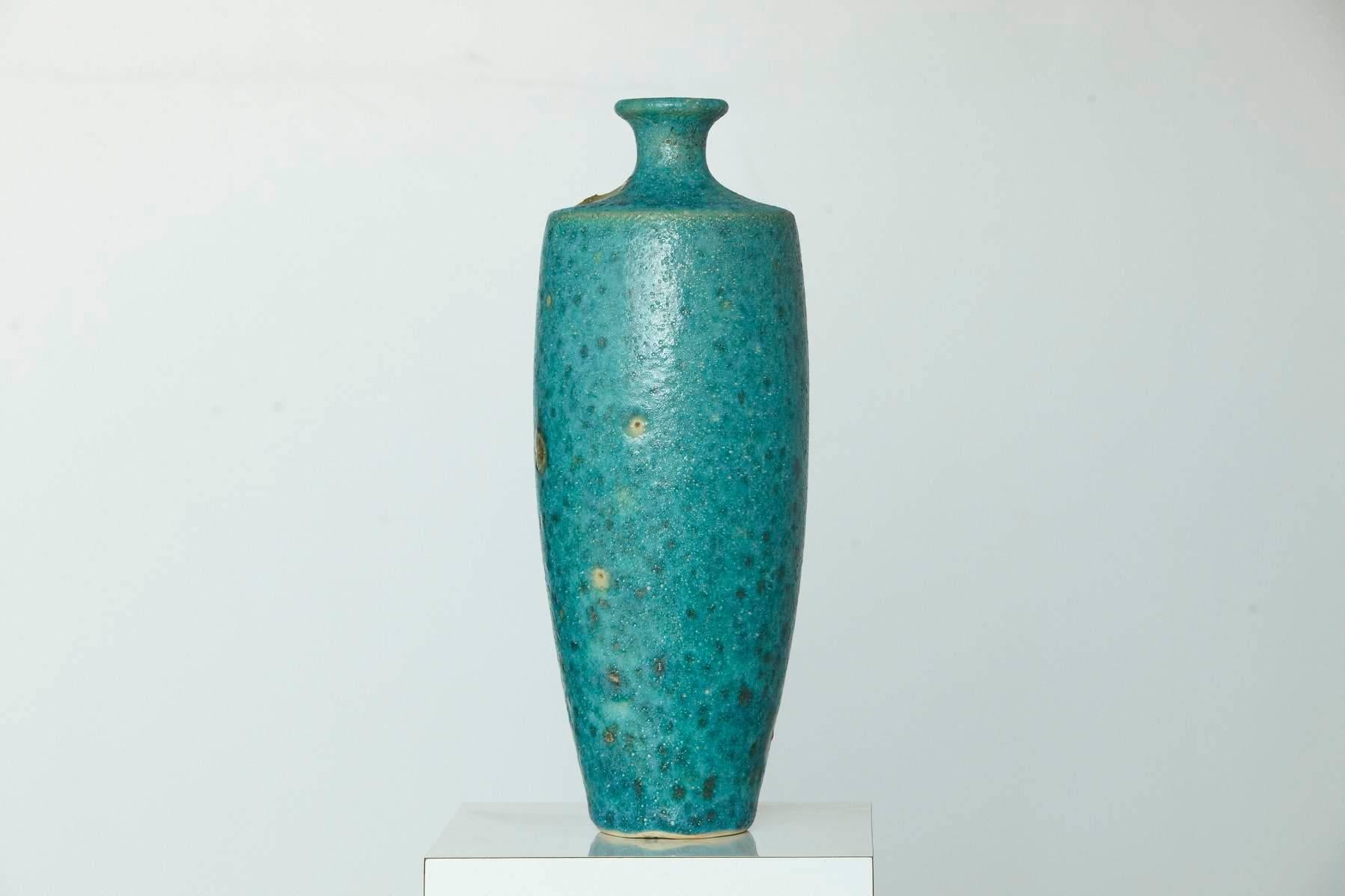 Große italienische moderne türkisblaue Keramikvase im Stil von Guido Gambone (Moderne der Mitte des Jahrhunderts) im Angebot