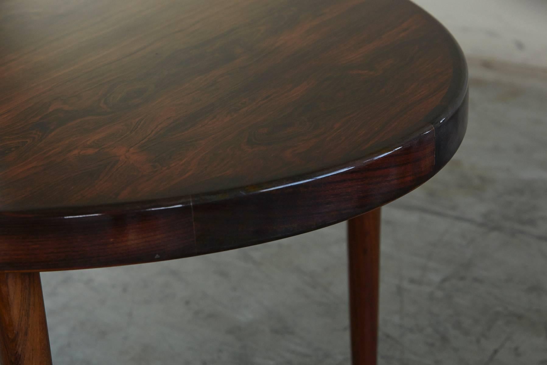 Rosewood Oval Extension Dining Table by Johannes Andersen In Excellent Condition In Pau, FR