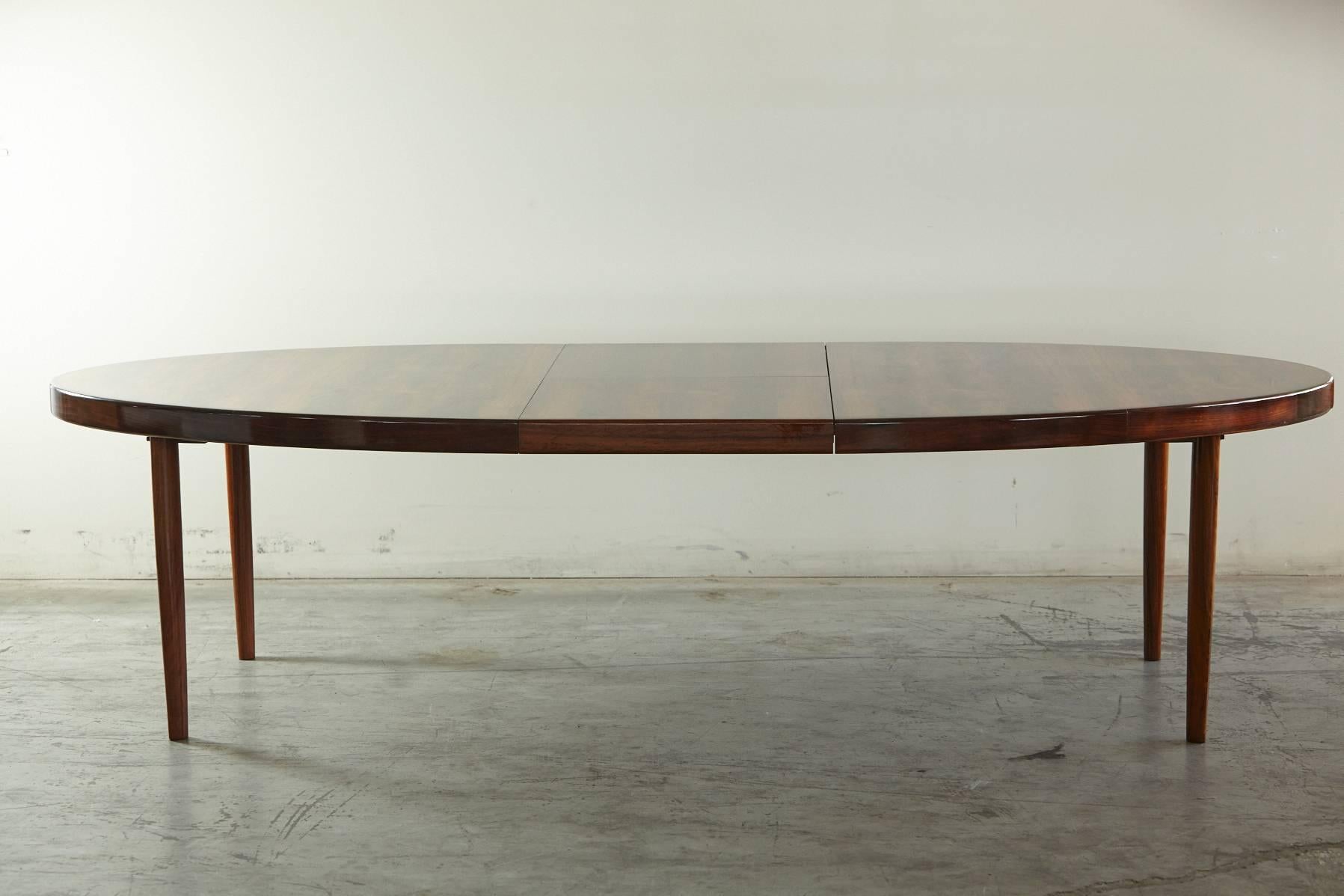 Mid-20th Century Rosewood Oval Extension Dining Table by Johannes Andersen