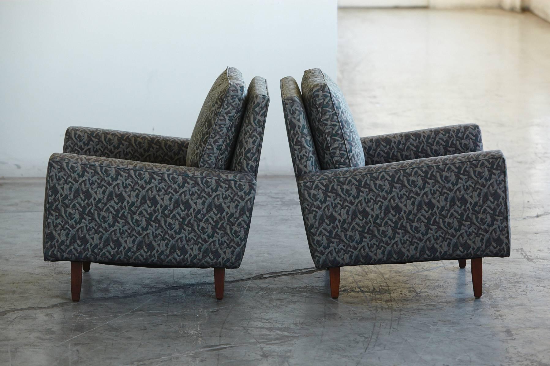 Pair of Early Florence Knoll Lounge Chairs from 1967, Reupholstered in the 1980s In Good Condition In Pau, FR