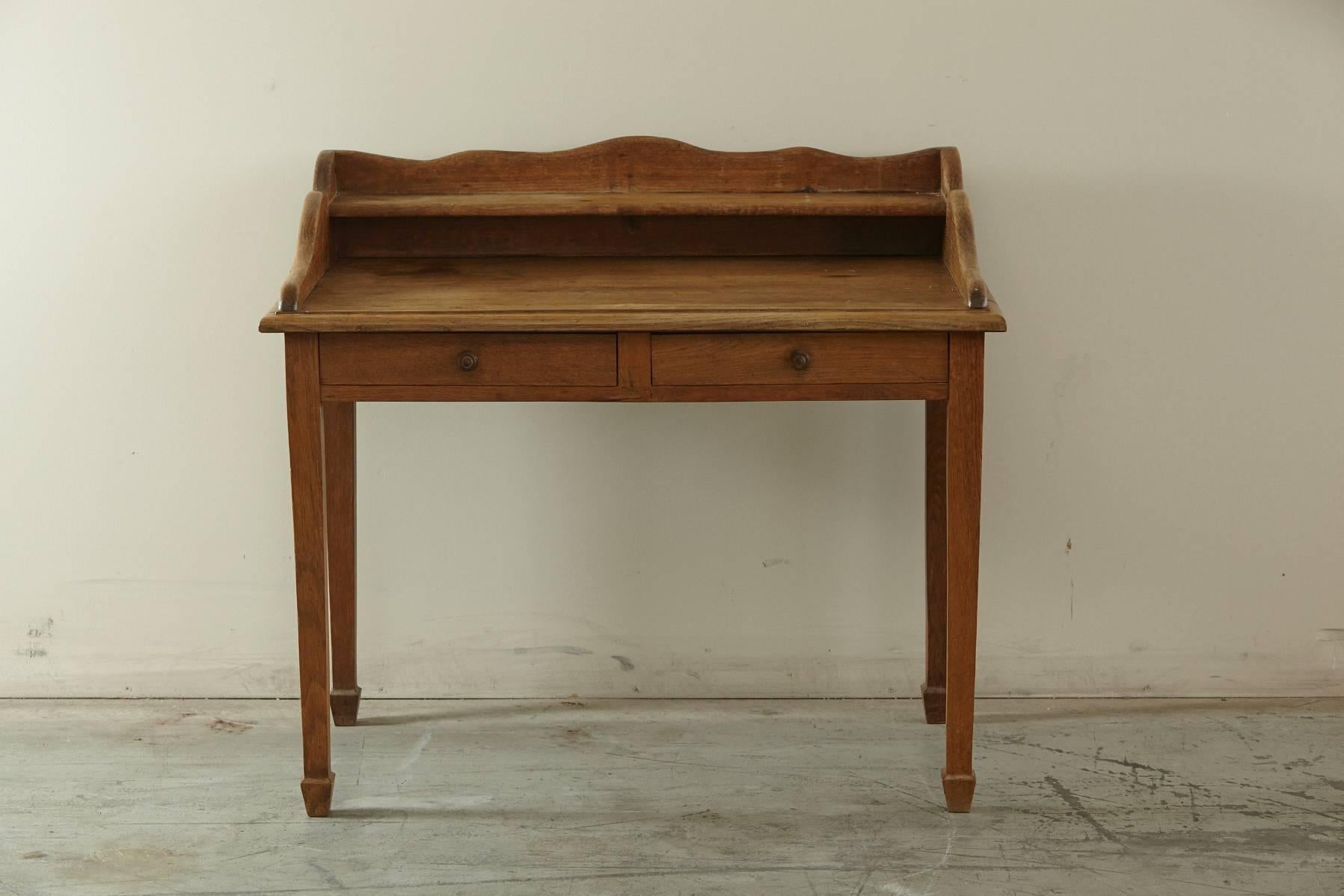 19th Century French Country Style Pine Desk/Writing Table with Top Shelf In Good Condition In Pau, FR