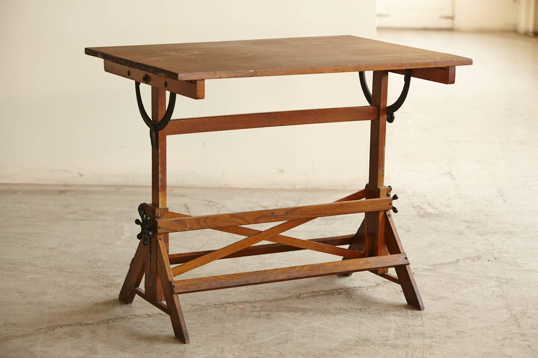 Antique Industrial American Oak Drafting Table In Good Condition In Pau, FR