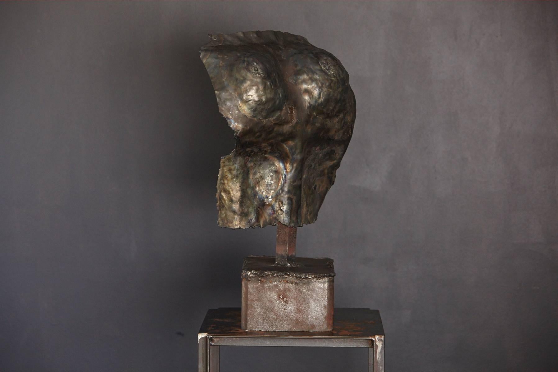 Brutalist Style Bronze Sculpture of a Female Torso In Good Condition For Sale In Pau, FR