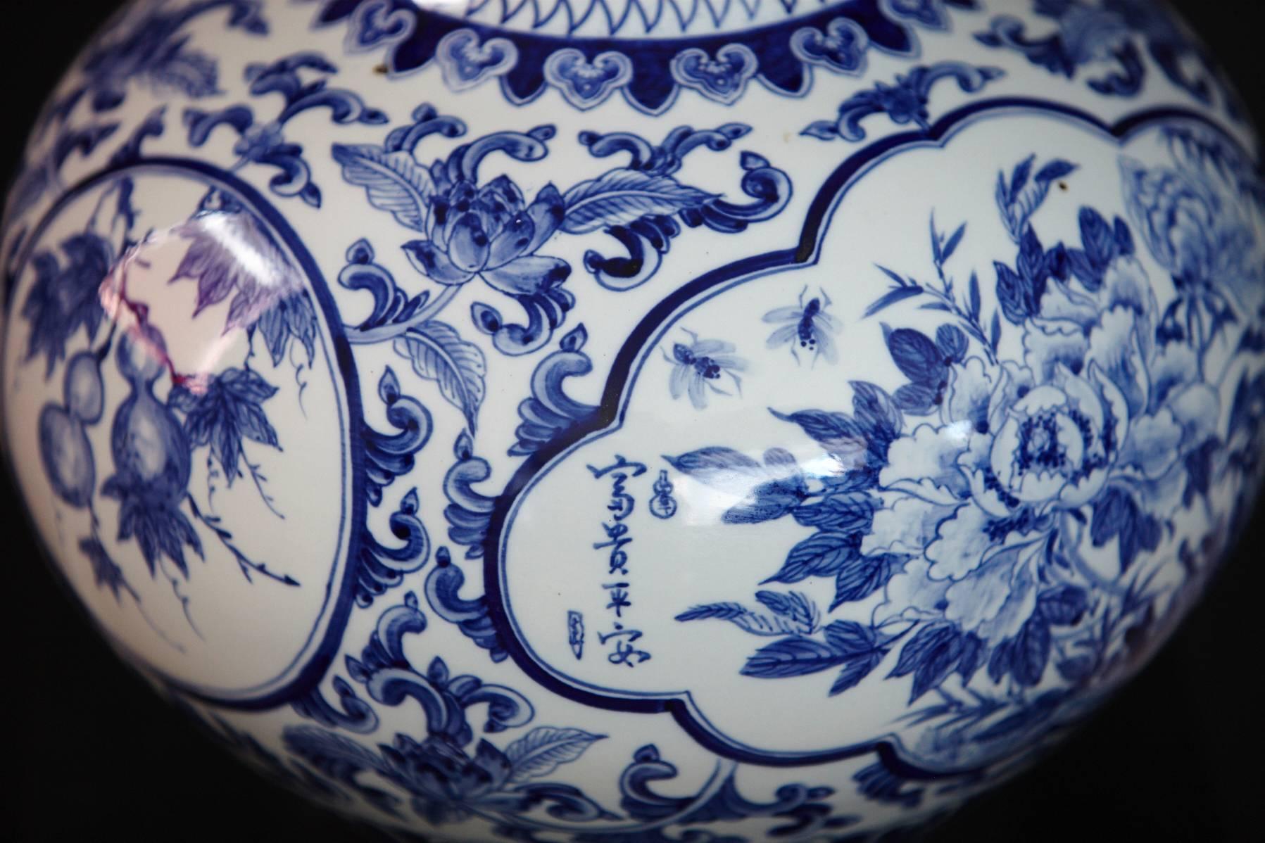 japanese blue and white vases