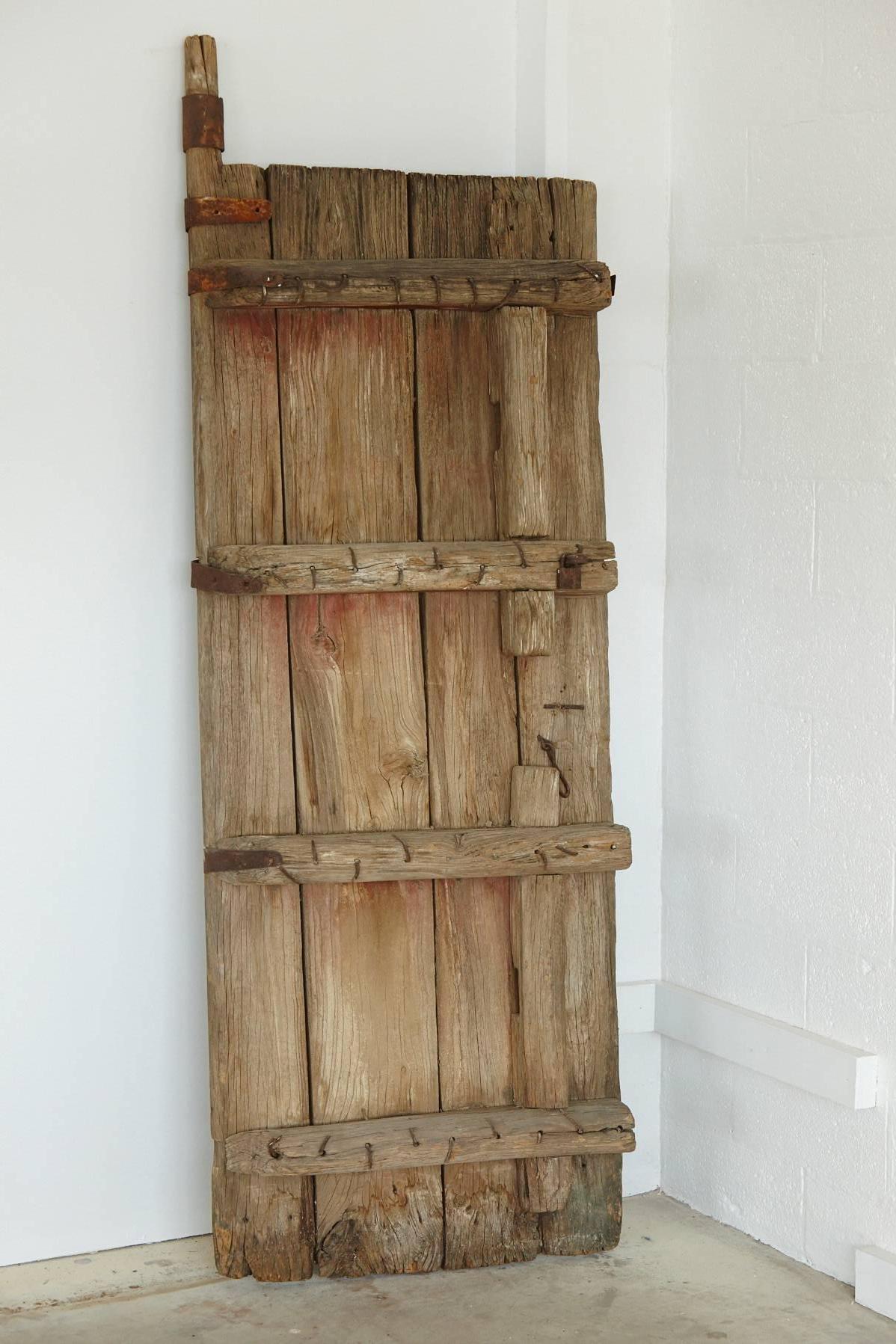 Pair of Large Antique Chinese Oak Gate Doors For Sale 1