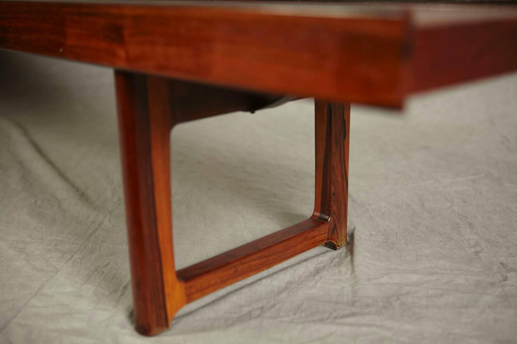 Minimalist Rosewood Bench 'Korbo' by Torbjørn Afdal for Mellemstrands / Bruksbo In Good Condition For Sale In Pau, FR