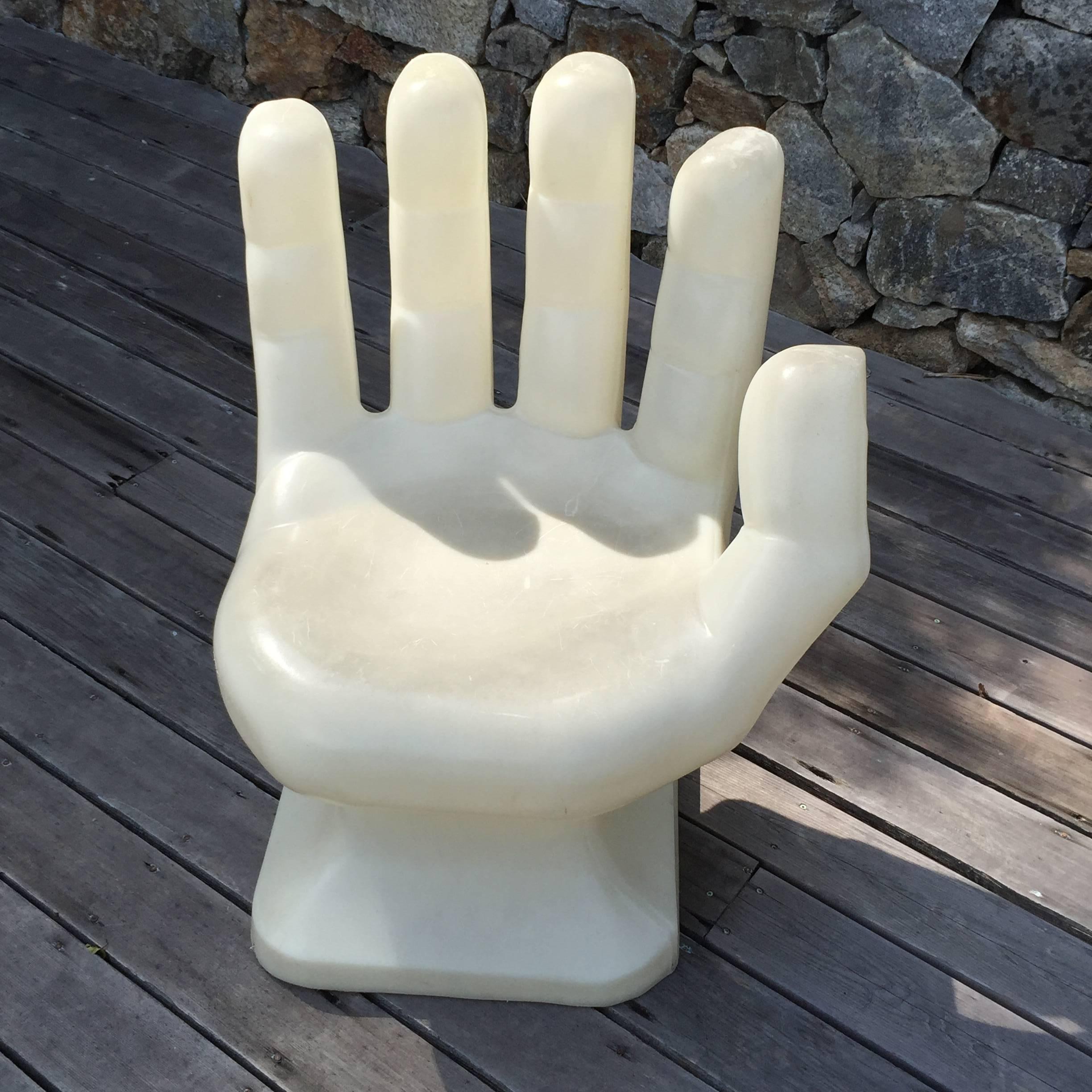 Pop Art Oversized Hand White Hard Plastic Chair, 1970s In Good Condition In Pau, FR