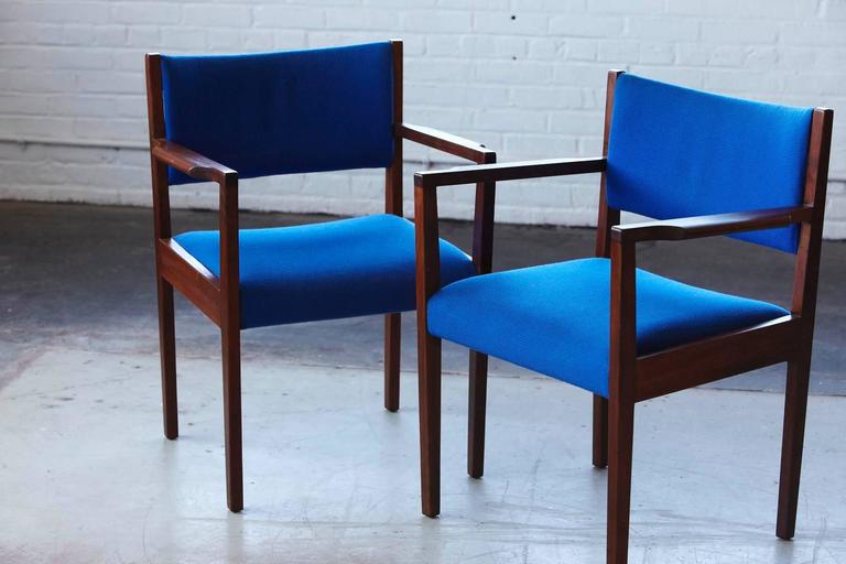 Pair of Cobalt Blue Jens Risom Dining/Side Chairs with Arms at 1stdibs
