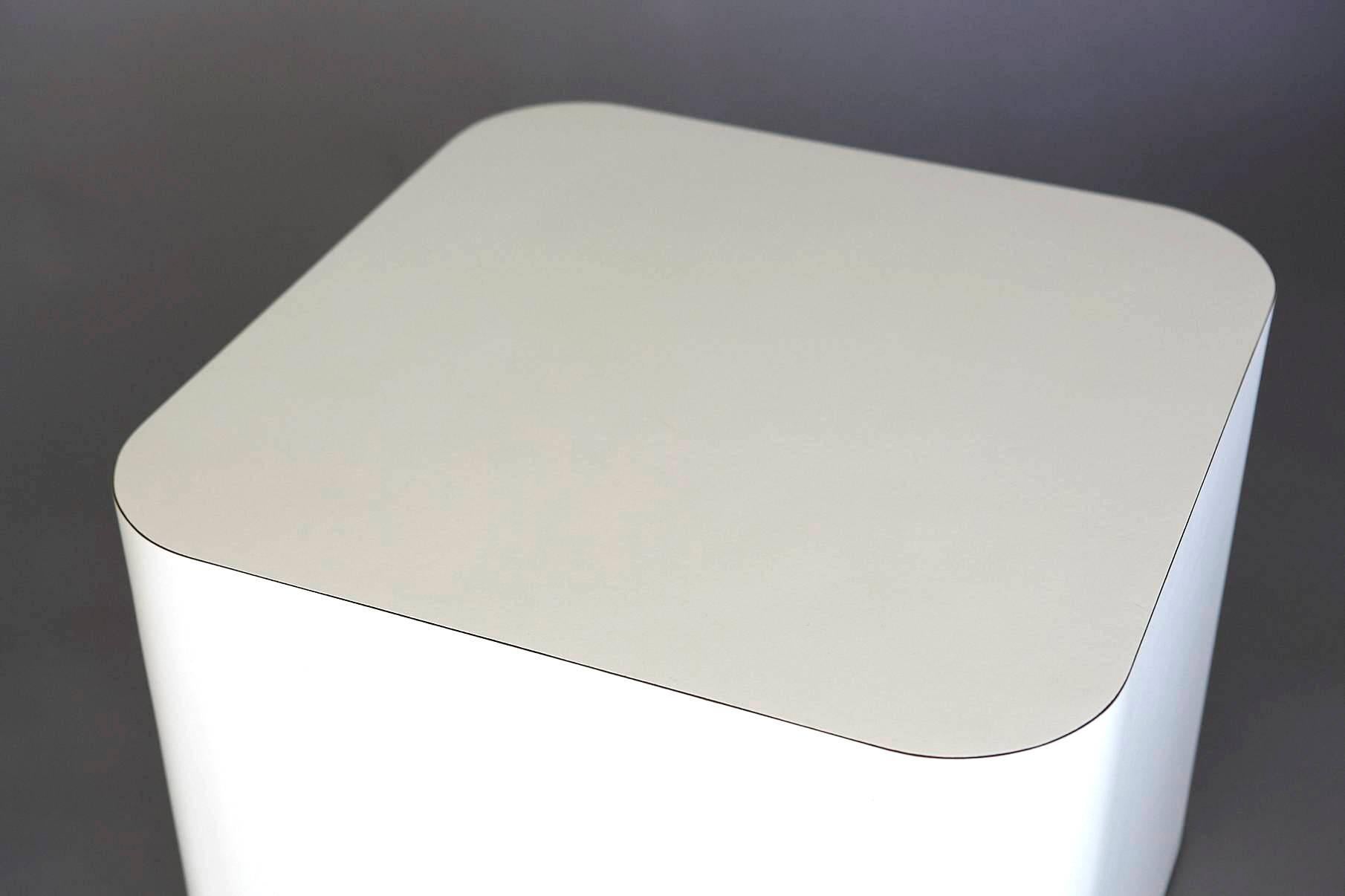 Custom-Made Minimalistic White Laminate Cubic End Table or Pedestal, 1980s 1