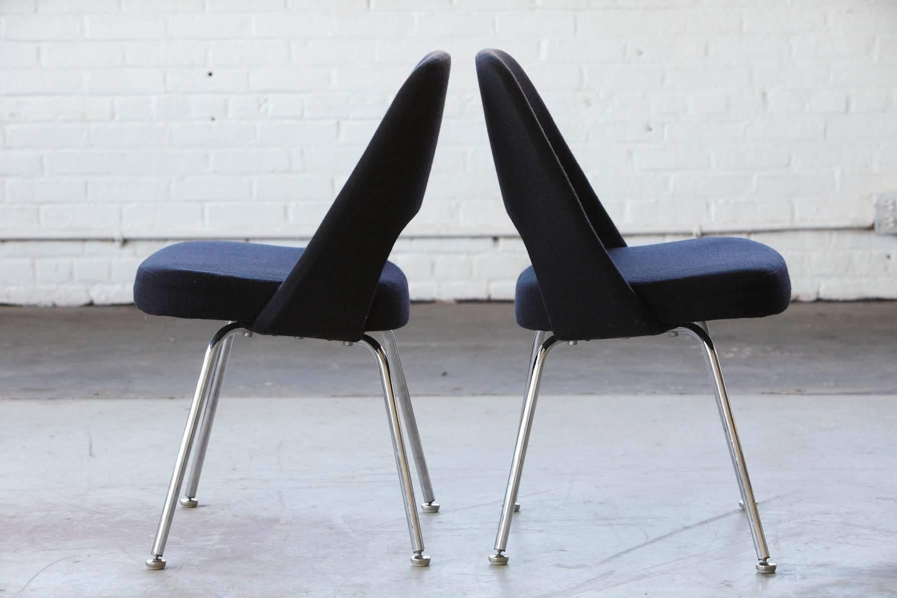 Mid-20th Century Set of Six Black Eero Saarinen Series 71 Chairs for Knoll International