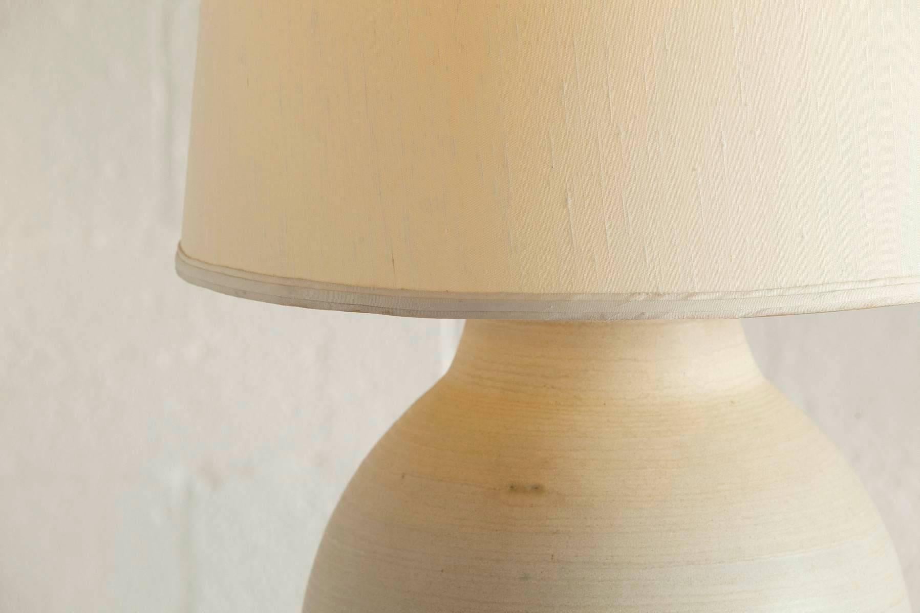 large cream table lamp