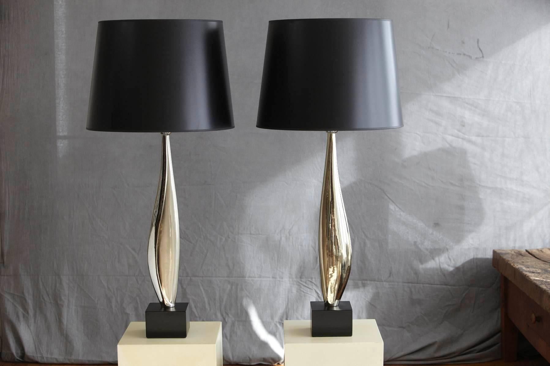 Mid-Century Modern Pair of Sculptural Nickel-Plated Table Lamps Attributed to Maurizio Tempestini