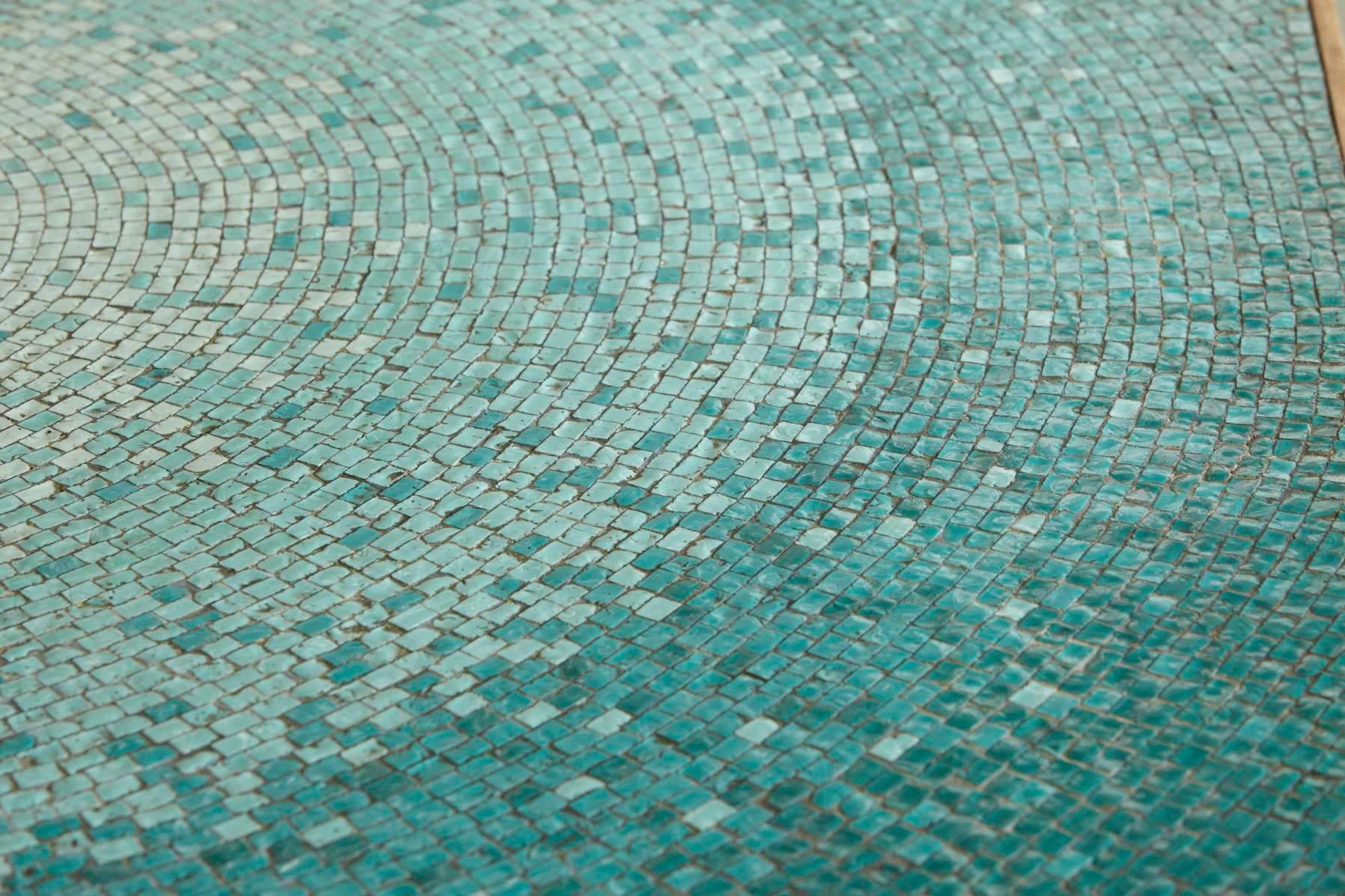 Aquamarine Mosaic Tile Table Attributed to Gordon Martz, Marshall Studio In Good Condition In Pau, FR