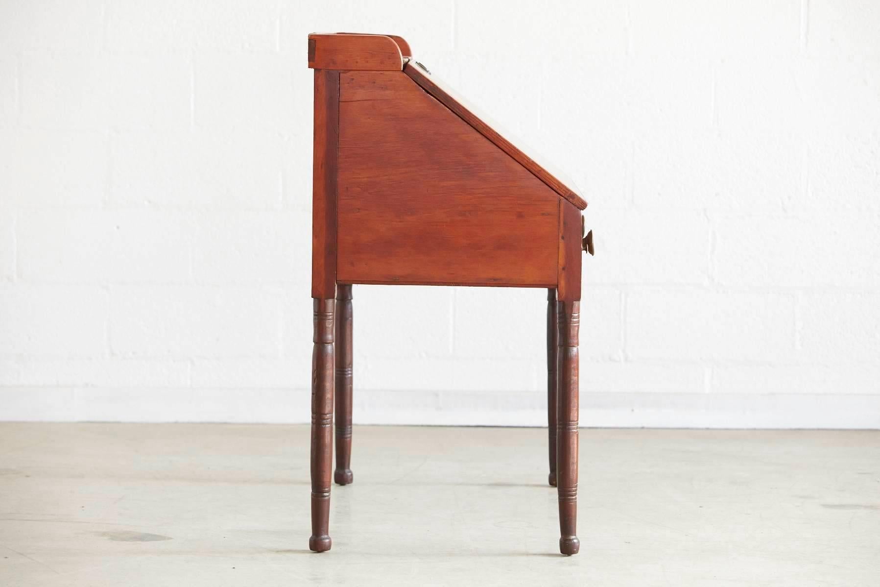 Antique Pine Drop-Leaf Secretary or Desk In Good Condition In Pau, FR