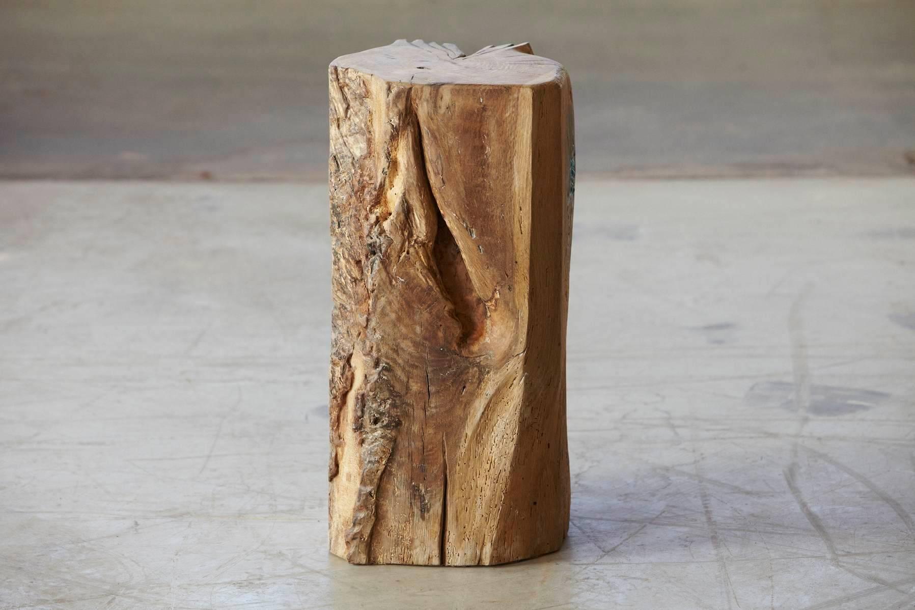 Stern, Stool by Hanni Dietrich - Carved Oak Stool with Resin Inlay In New Condition For Sale In Pau, FR
