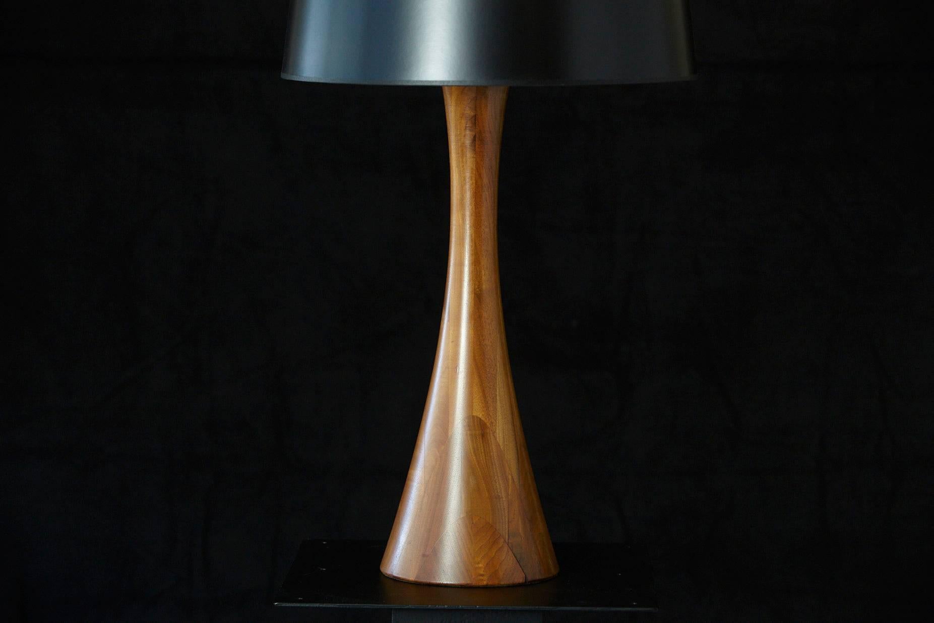 Concave Teak Table Lamp with Black Shade, 1960s In Good Condition In Pau, FR