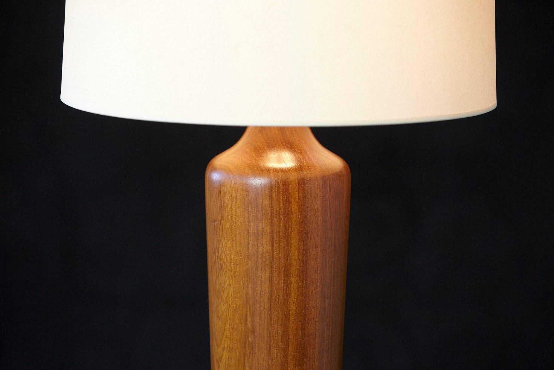 Scandinavian Modern Solid Teak Table Lamp, 1960s In Good Condition In Pau, FR