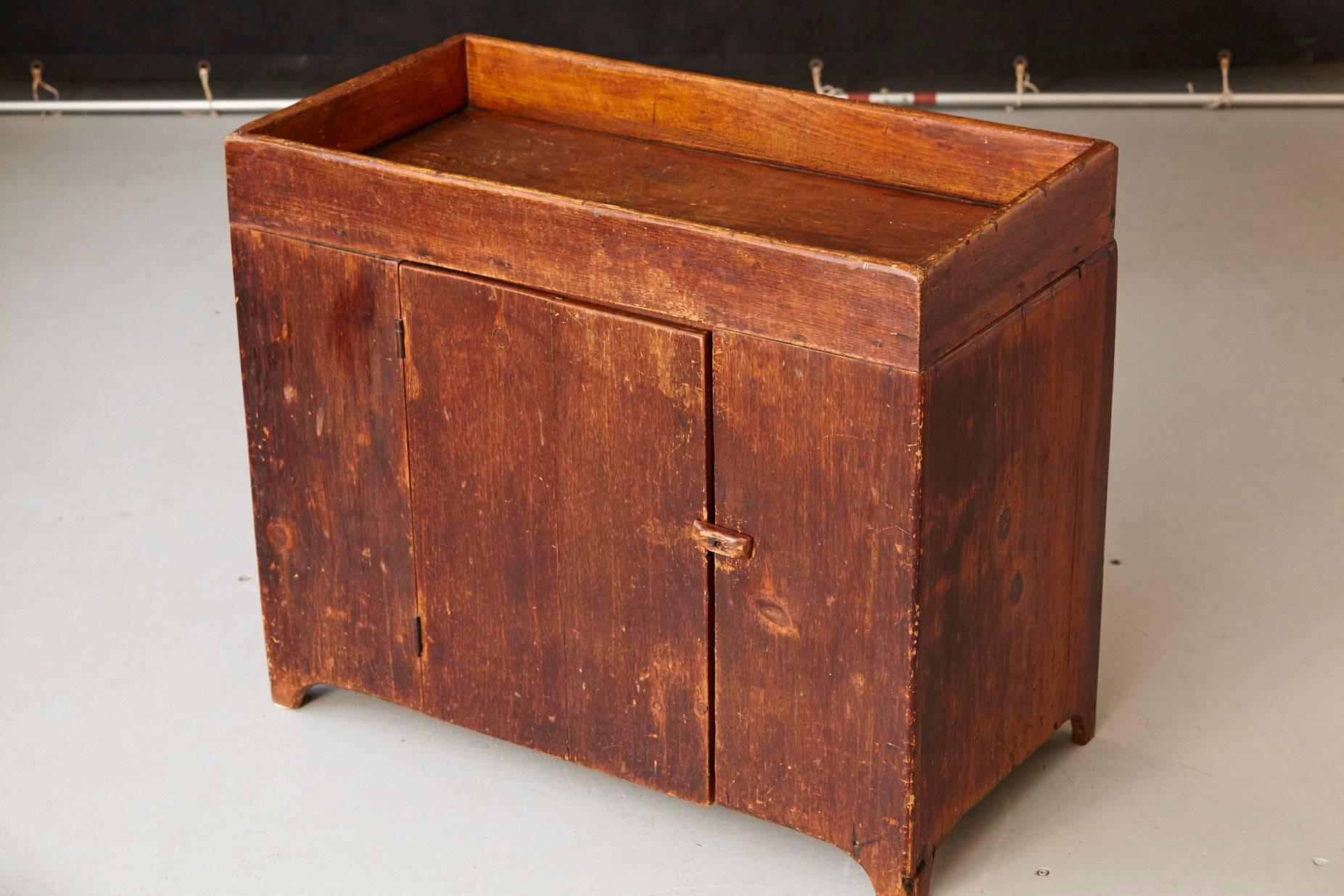 Puristic Late 19th Century Dry Sink 1