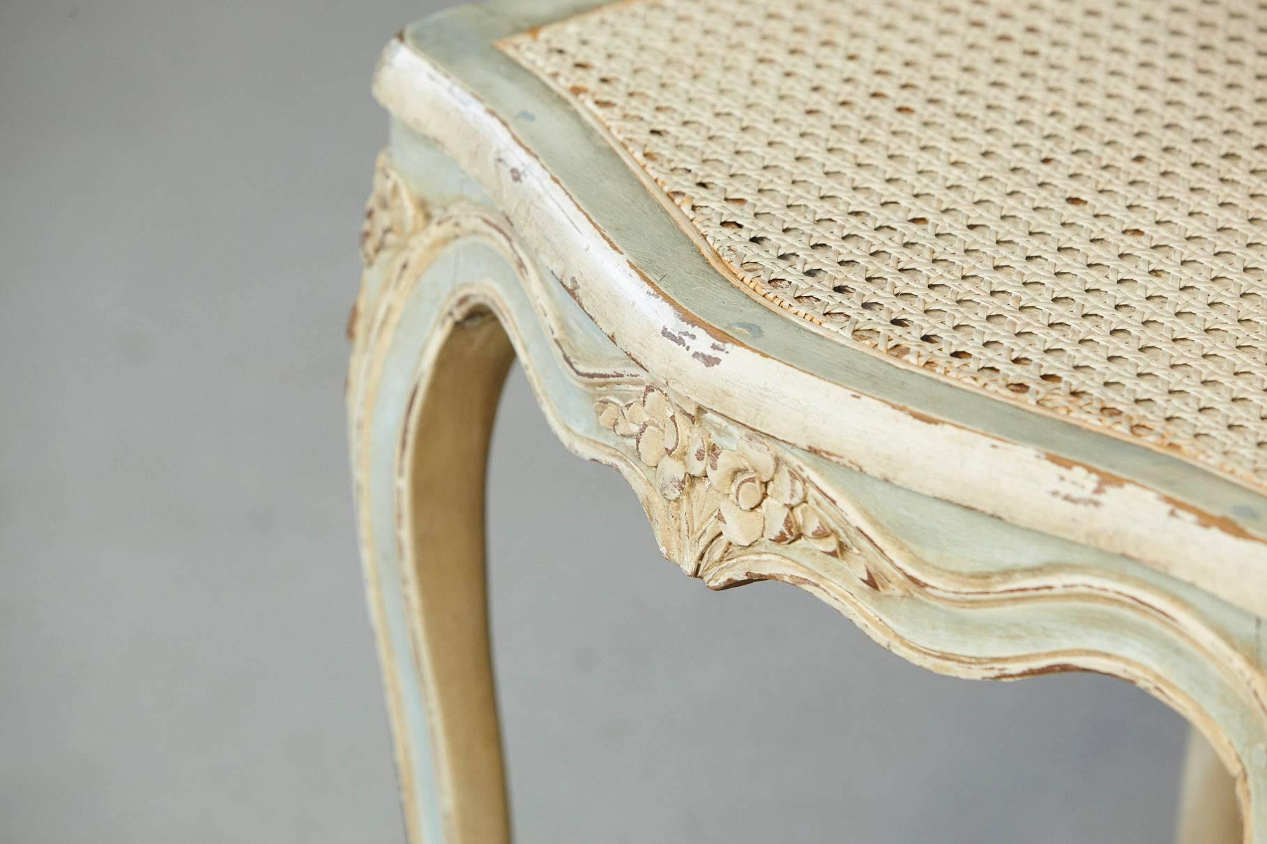 19th Century French Paint Decorated Caned Vanity Chair in the Style of Louis XV In Good Condition In Pau, FR