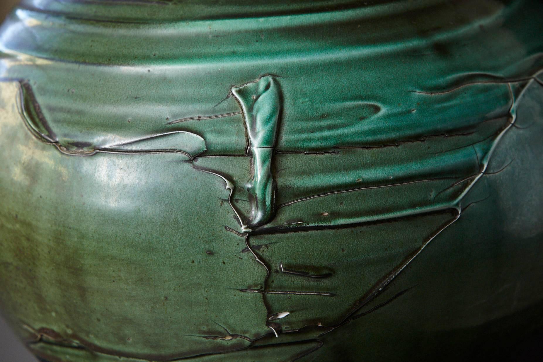 Chris Staley, Large Jar with Textured Surface in Mottled Green, Signed In Good Condition In Pau, FR