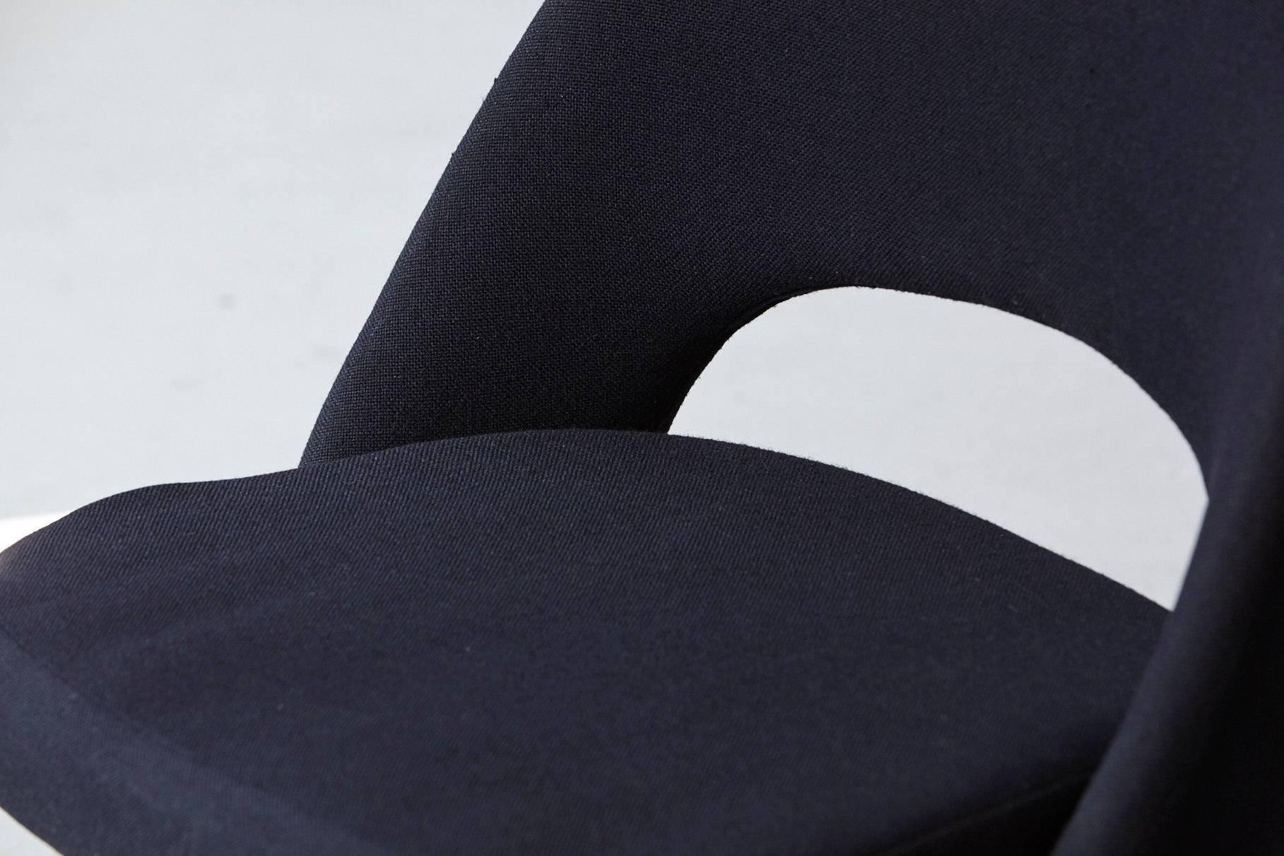 Wool Black Eero Saarinen Series 71 Armless Chair for Knoll International