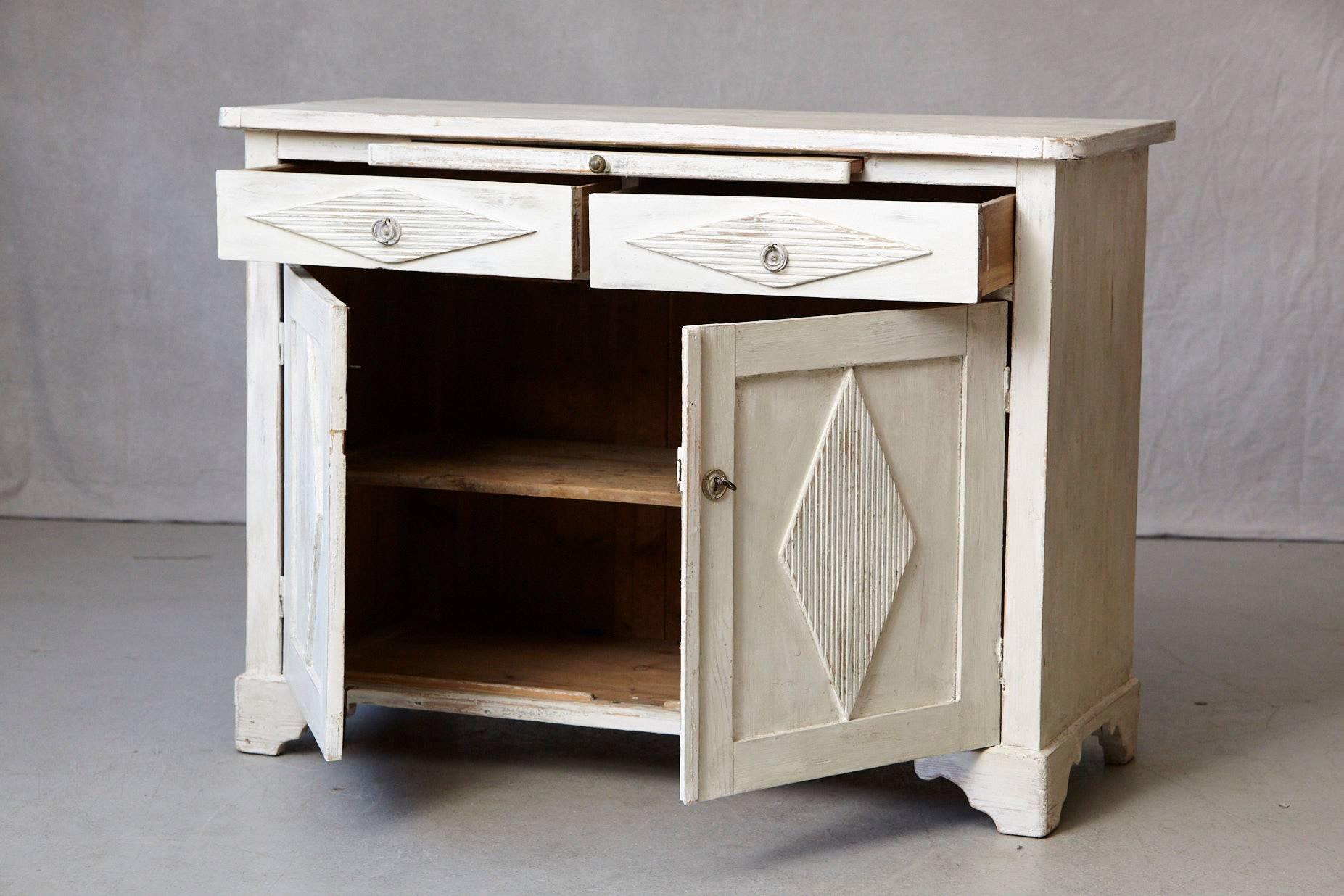 19th Century Swedish Gustavian Sideboard with Diamond Shape Reeded Details 2