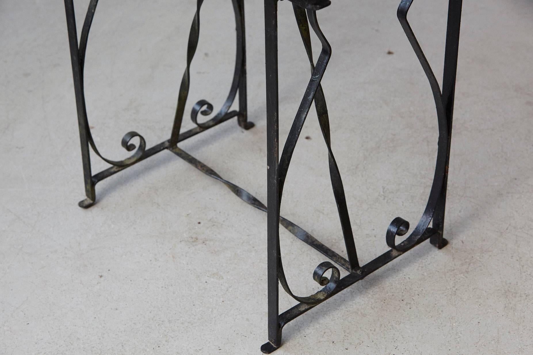 Black Wrought Iron Votive Candle Stand for 24 Candles In Good Condition In Pau, FR