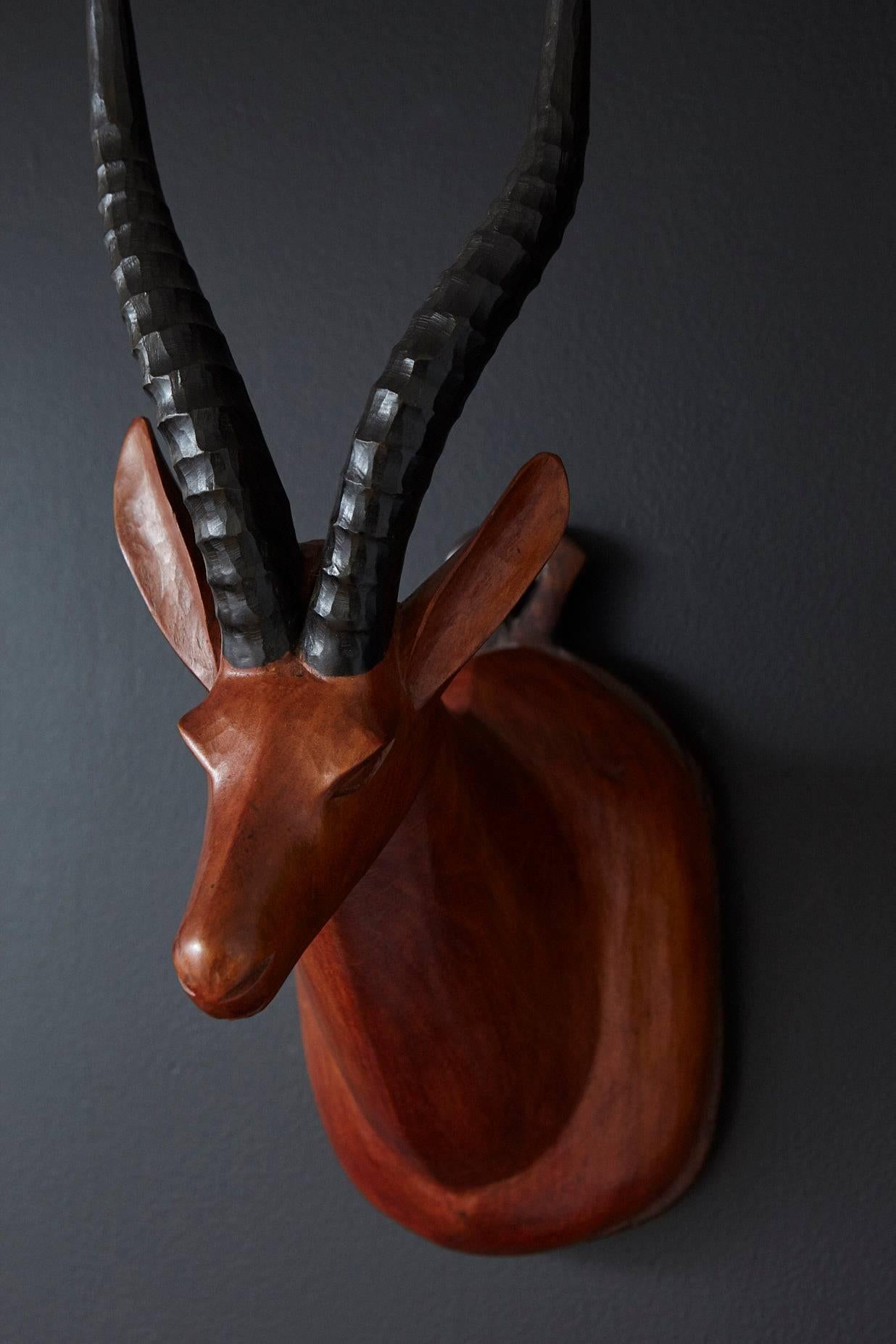 Hand-Carved Wood Antelope Head Wall Mount In Good Condition In Pau, FR