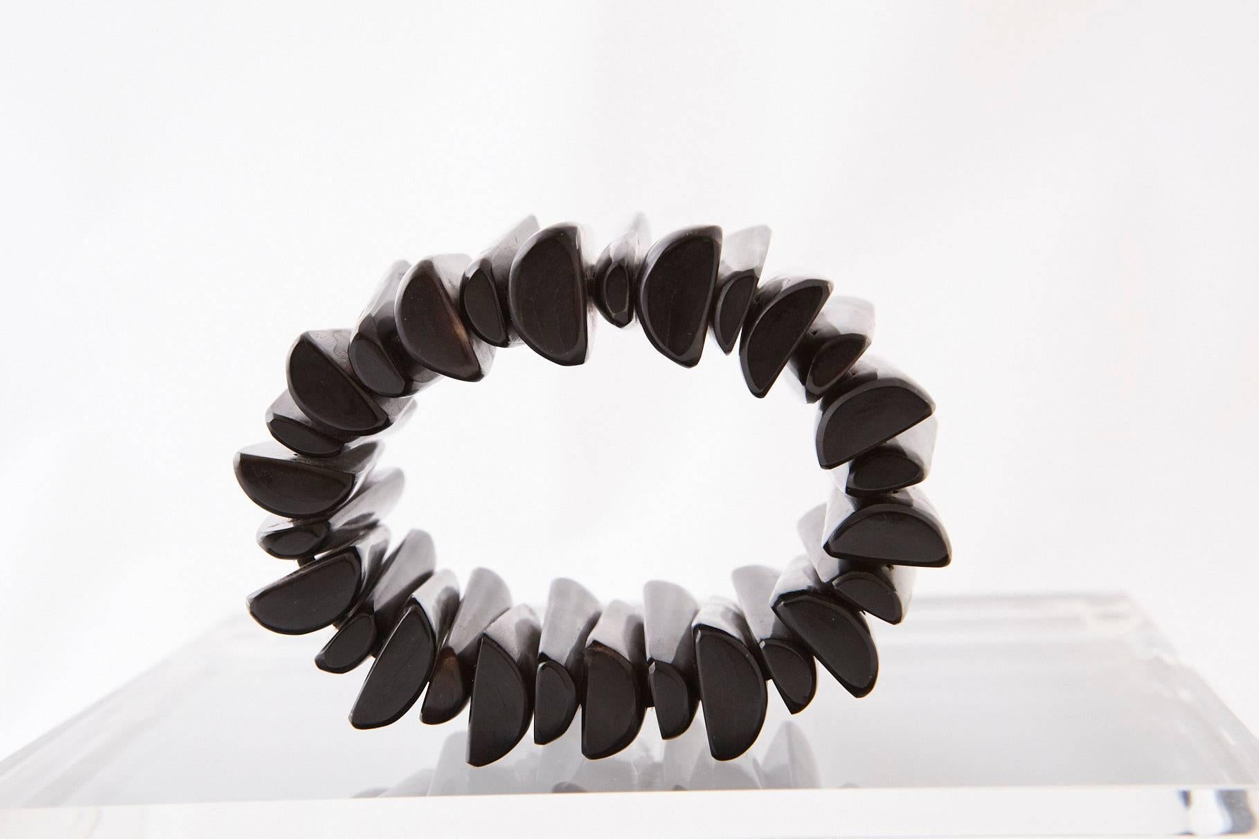Modern Hand-Carved Ebony Bracelet, circa 1970s In Good Condition For Sale In Pau, FR