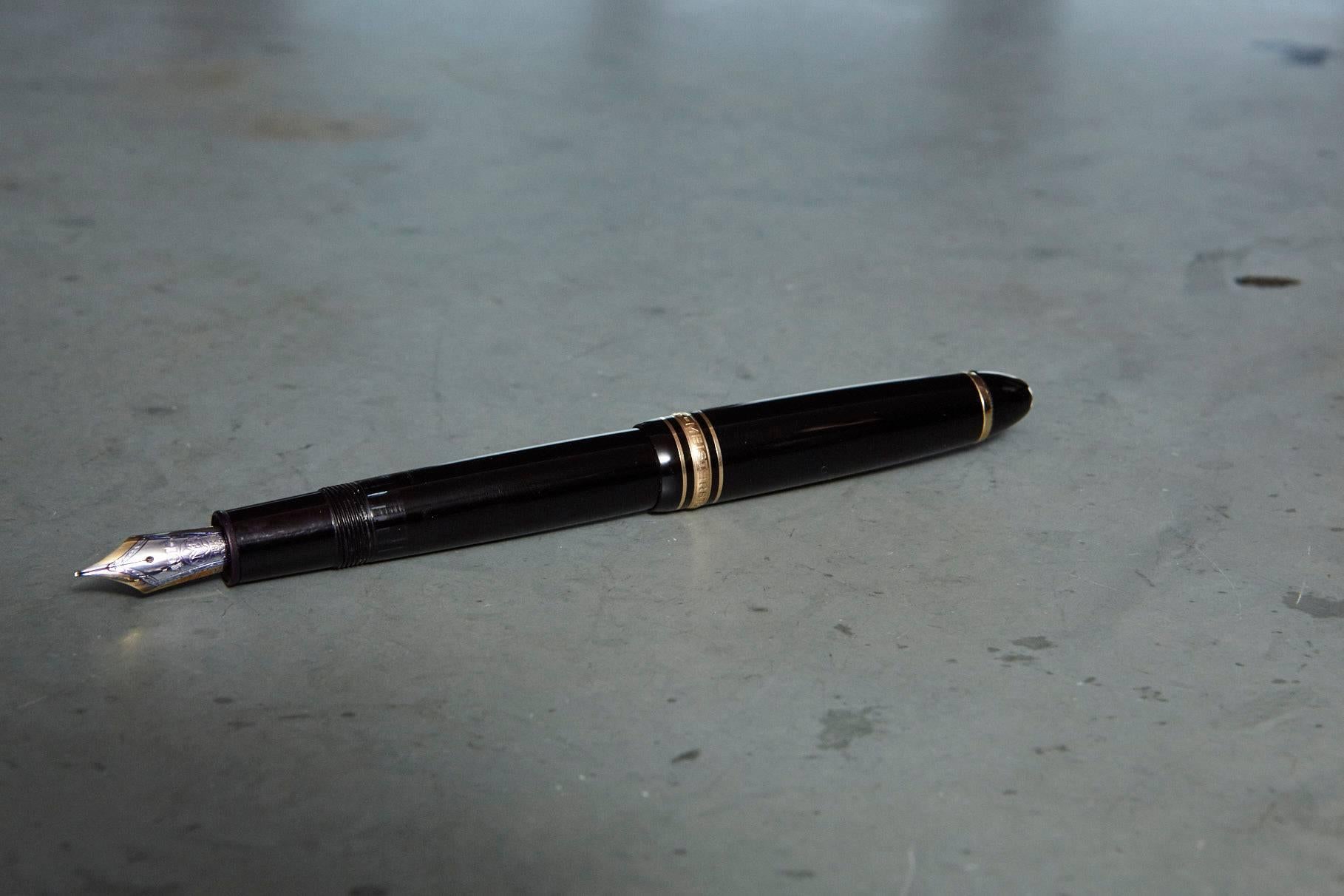 Mid-Century Modern Fountain Pen Montblanc Meisterstück No 146, 18-Karat Gold Nib 4810, circa 1970s