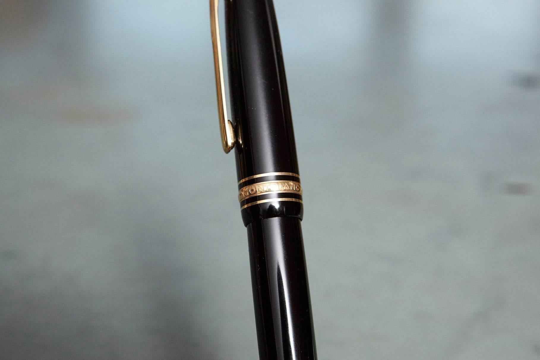 German Fountain Pen Montblanc Meisterstück No 146, 18-Karat Gold Nib 4810, circa 1970s