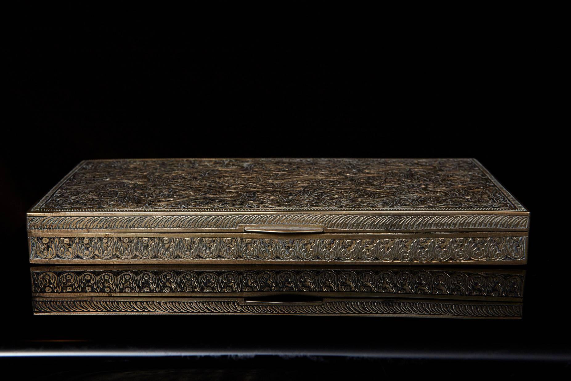Antique Persian Solid Brass and Cedar Lined Box, circa 1920s, Persia In Good Condition In Pau, FR