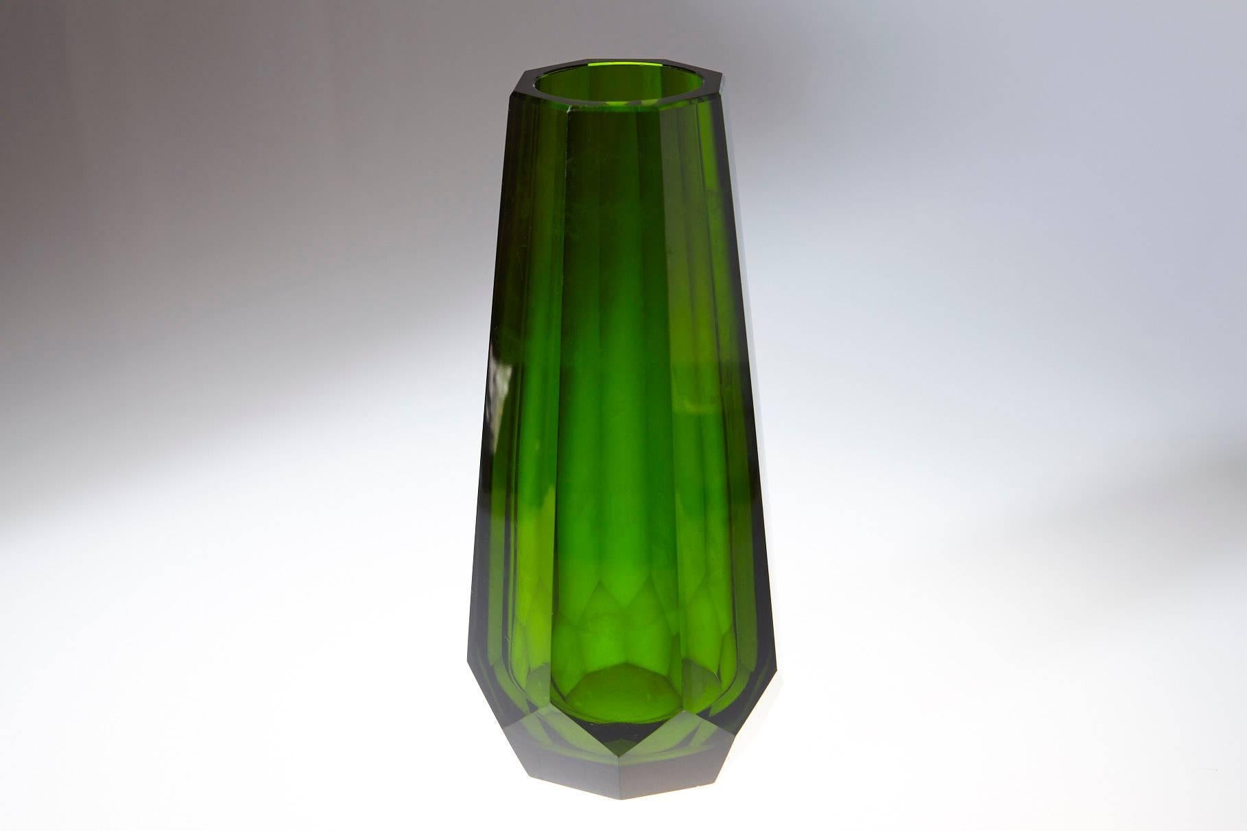 Green Hand Cut Crystal Vase Attributed to Josef Hoffmann for Moser & Söhne In Good Condition In Pau, FR