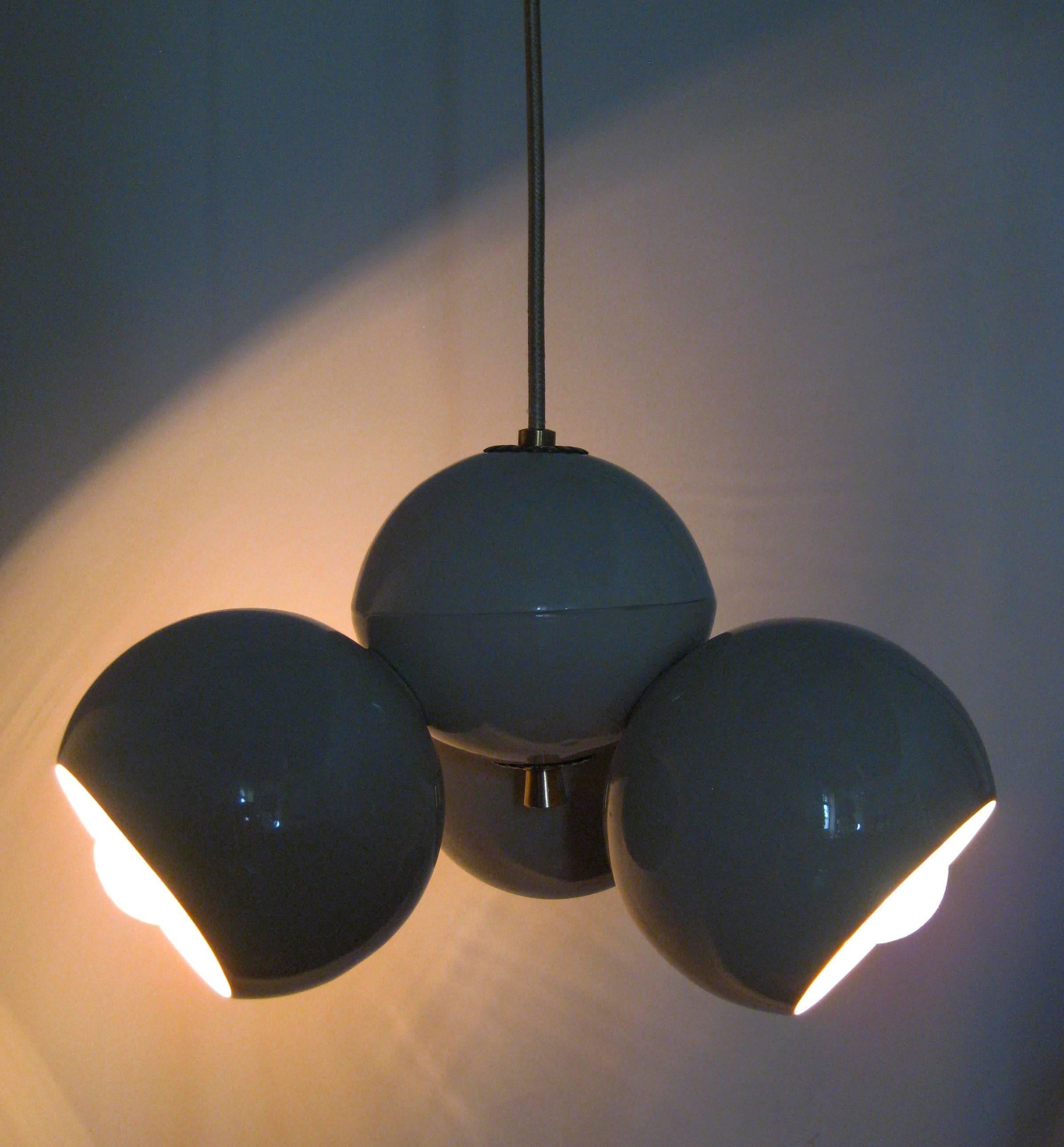 Ceiling Light in Ceramic and Brass, Italy, circa 1950 For Sale 2