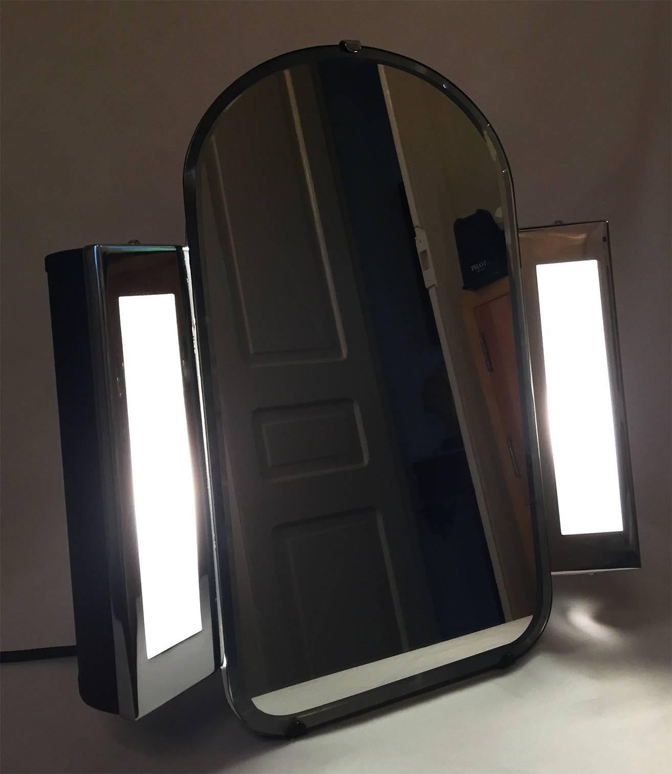 Art Deco Dressing-Table Illuminated Vanity Mirror, USA, circa 1930 For Sale 1