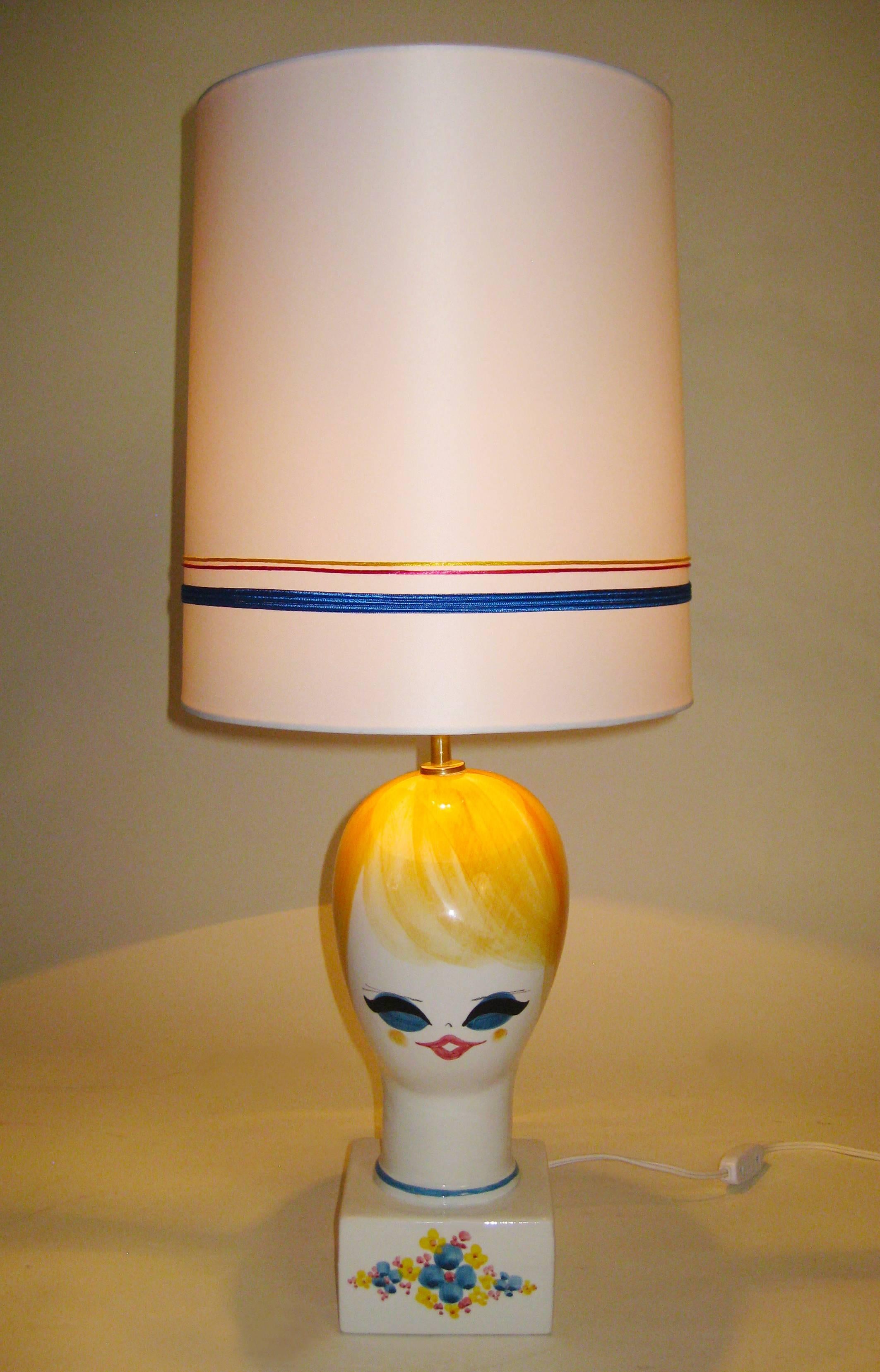 Midcentury Ceramic Hand-Painted Table Lamp, Italy, circa 1970 For Sale 1