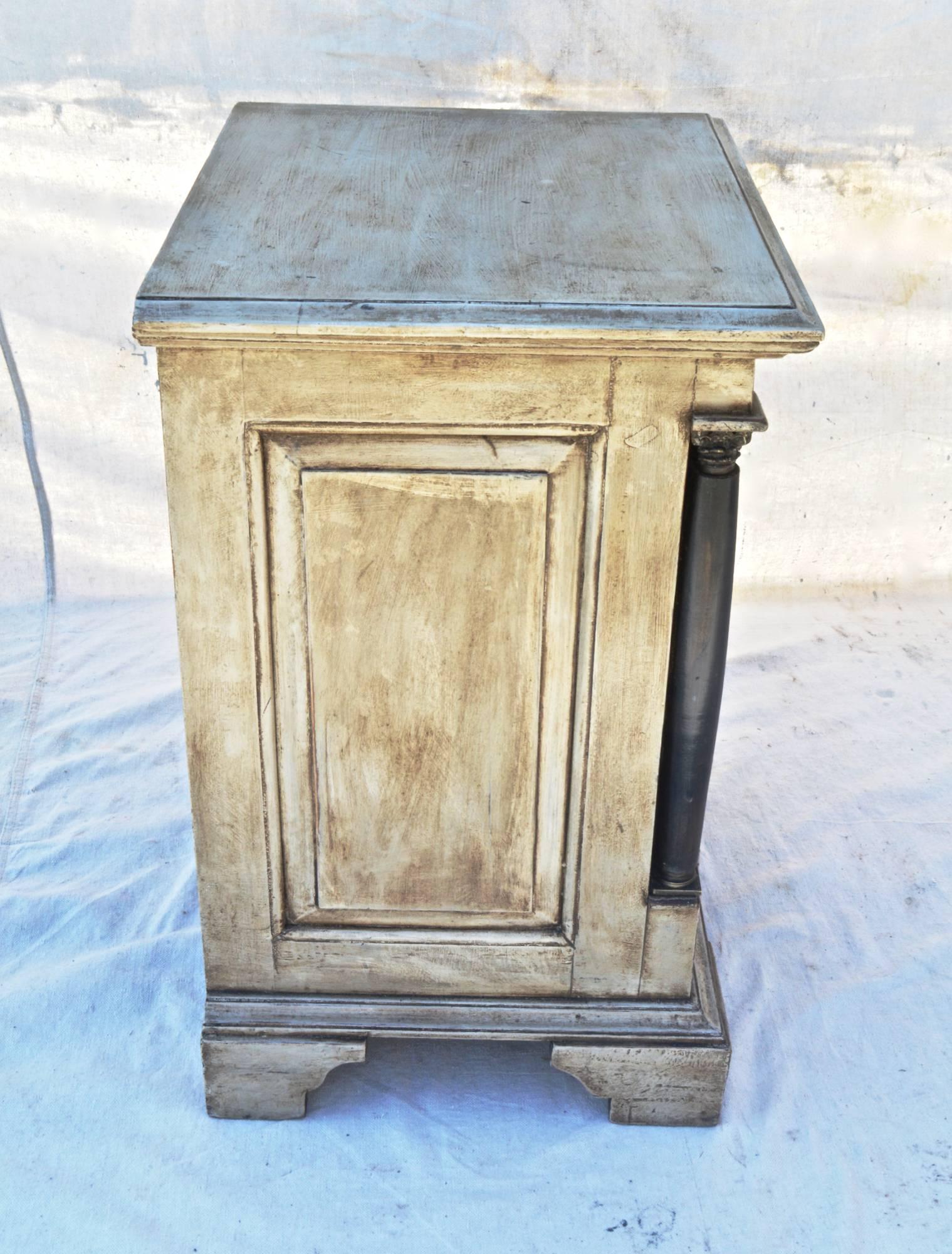 Painted Continental Nightstand In Good Condition In Charlottesville, VA