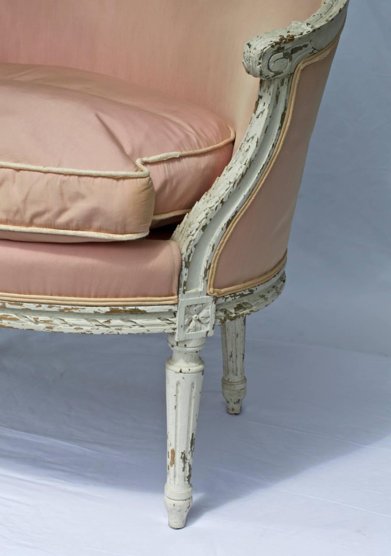 French 19th Century Louis XVI Painted Marquise or Corbeille Canapé