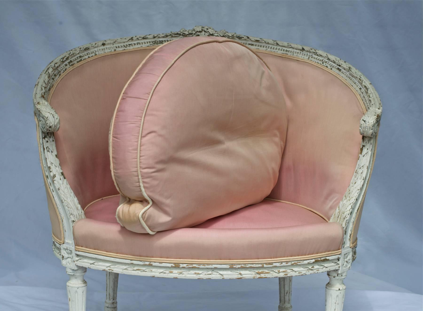 19th Century Louis XVI Painted Marquise or Corbeille Canapé In Good Condition In Charlottesville, VA