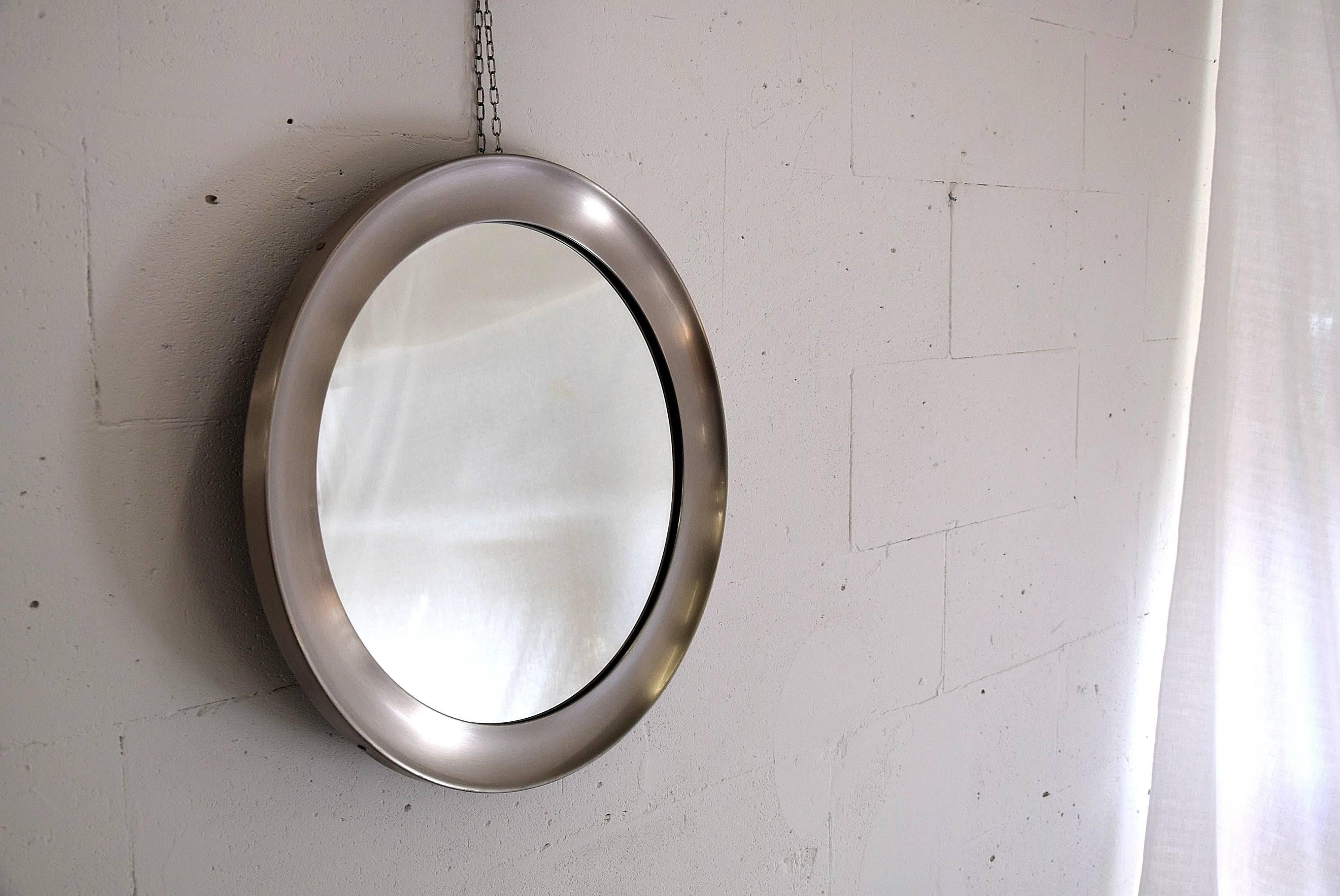 Moderner Stahlspiegel aus der Mitte des Jahrhunderts von Sergio Mazza für Artemide im Angebot 1