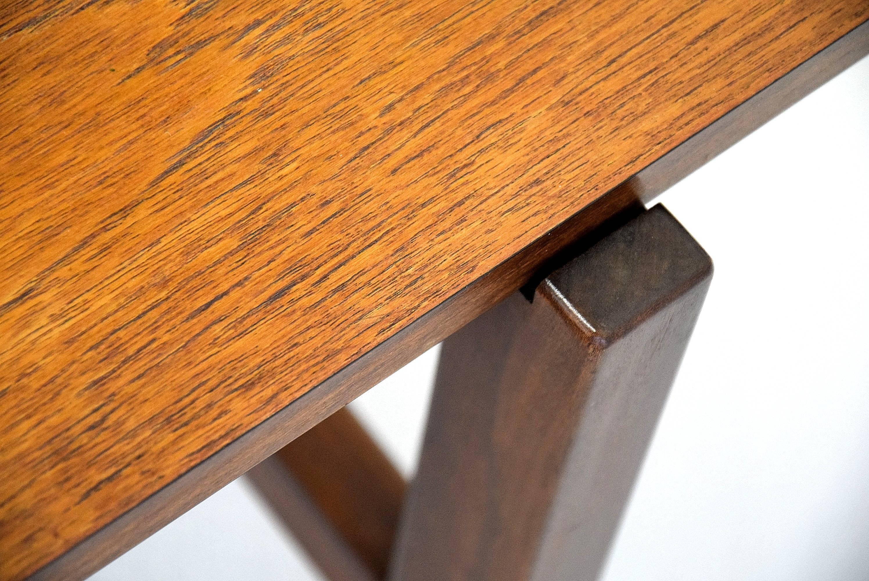 Mid Century Couchtisch aus Teakholz. (Mitte des 20. Jahrhunderts) im Angebot