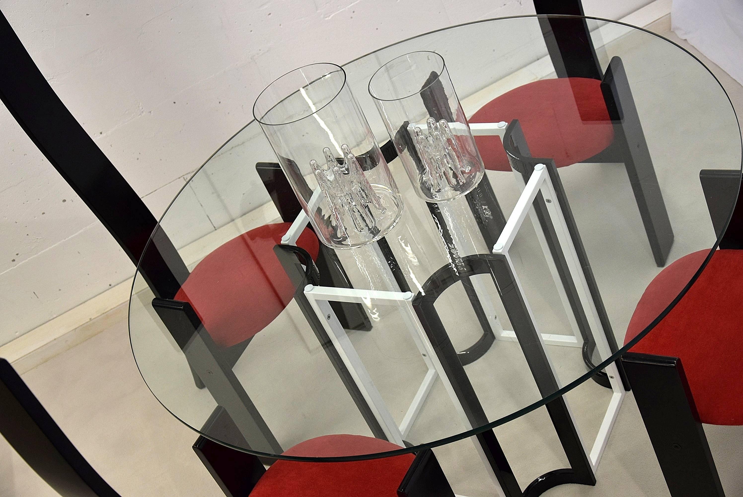 Table de salle à manger en verre noir et blanc mi-siècle moderne en vente 1