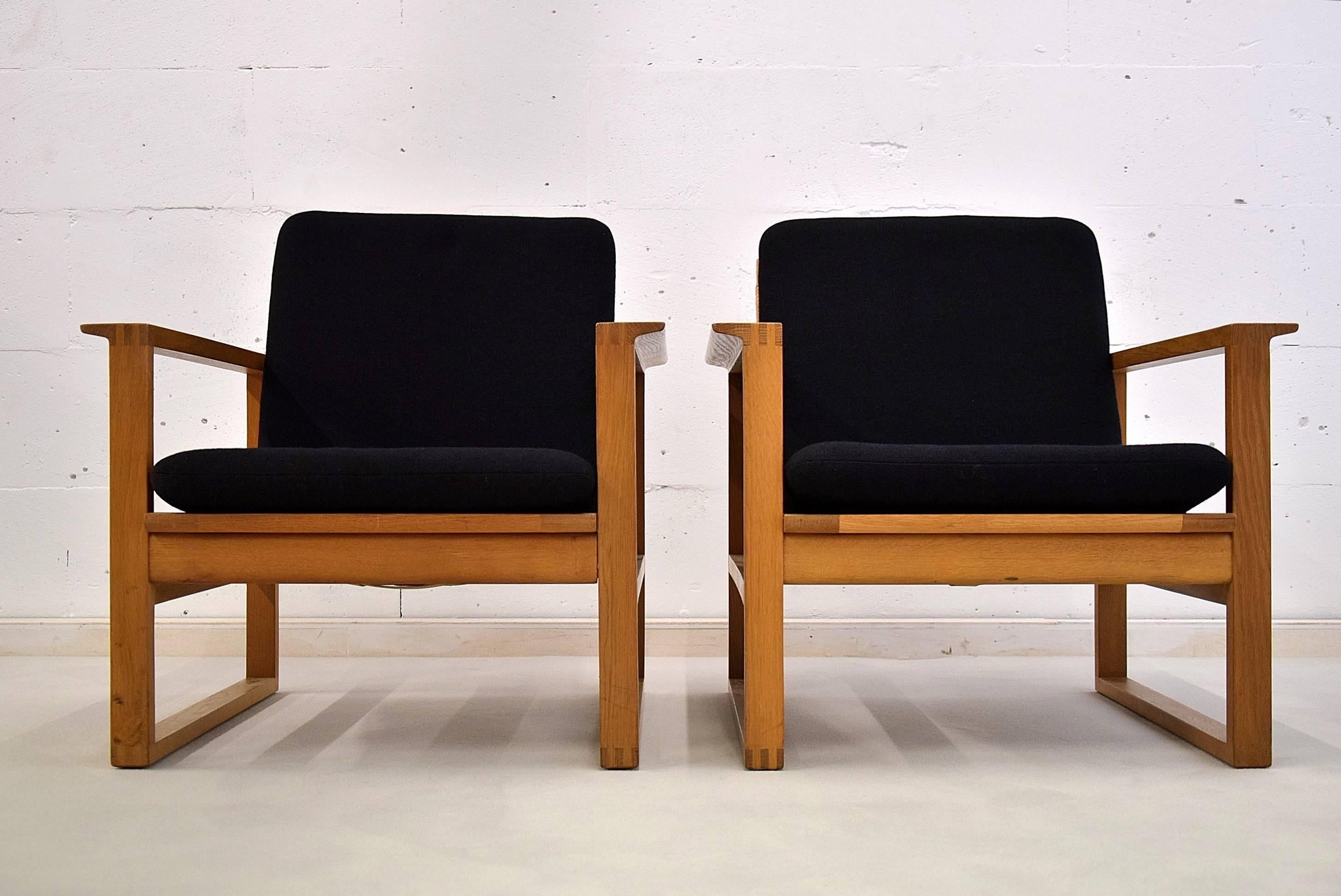 Børge Mogensen, Pair of Oak and Cane Lounge Chairs 5